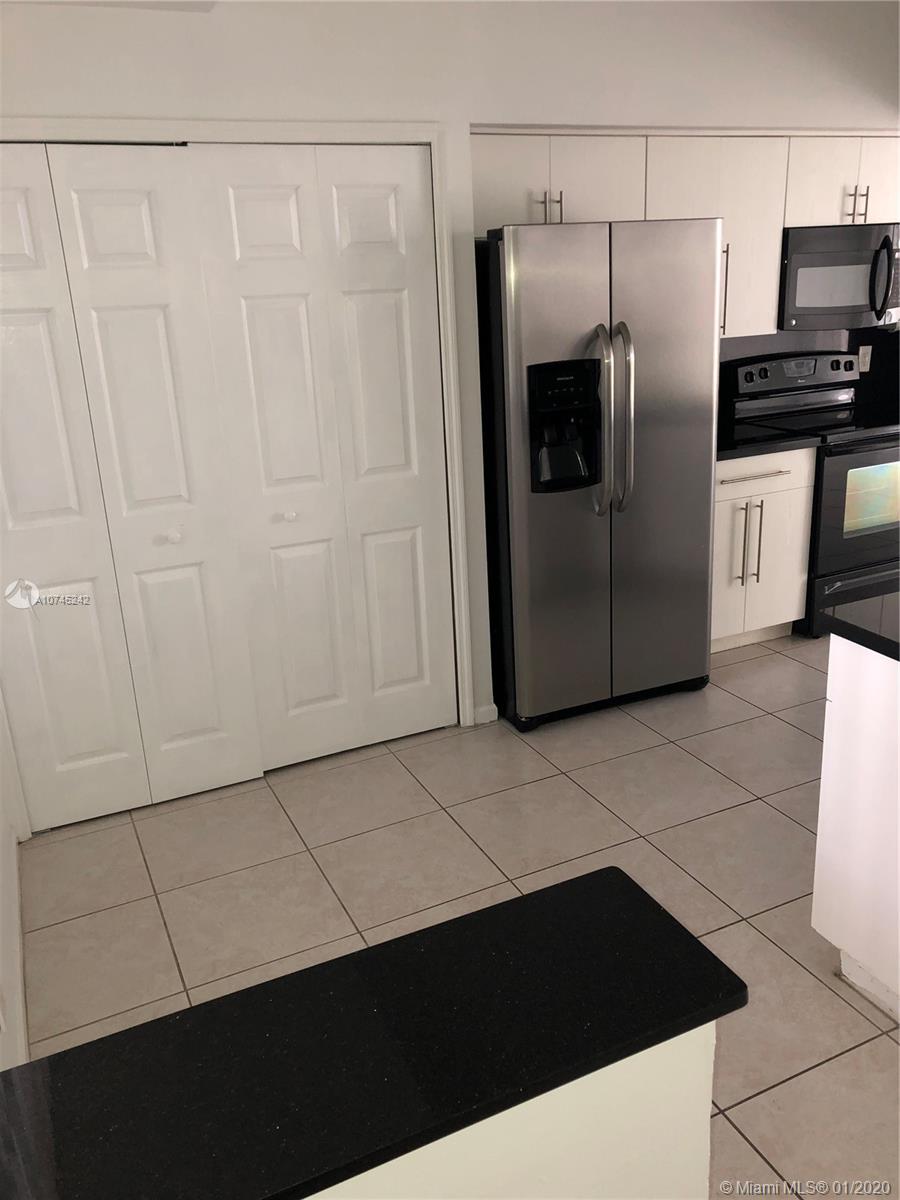 Aventura, FL 33160,3215 NE 184th St #14108