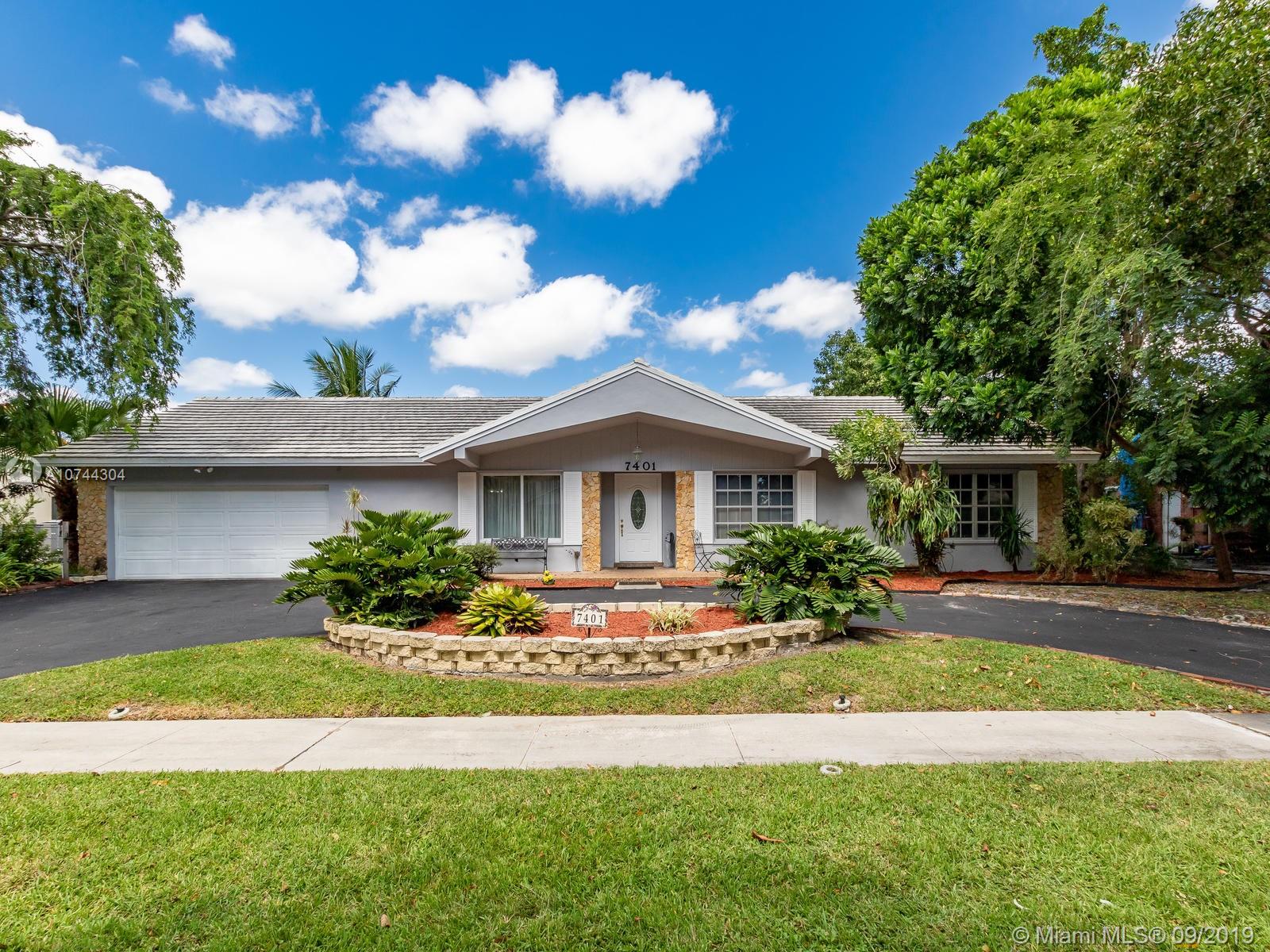 7401 SW 18th St, Plantation, FL 33317