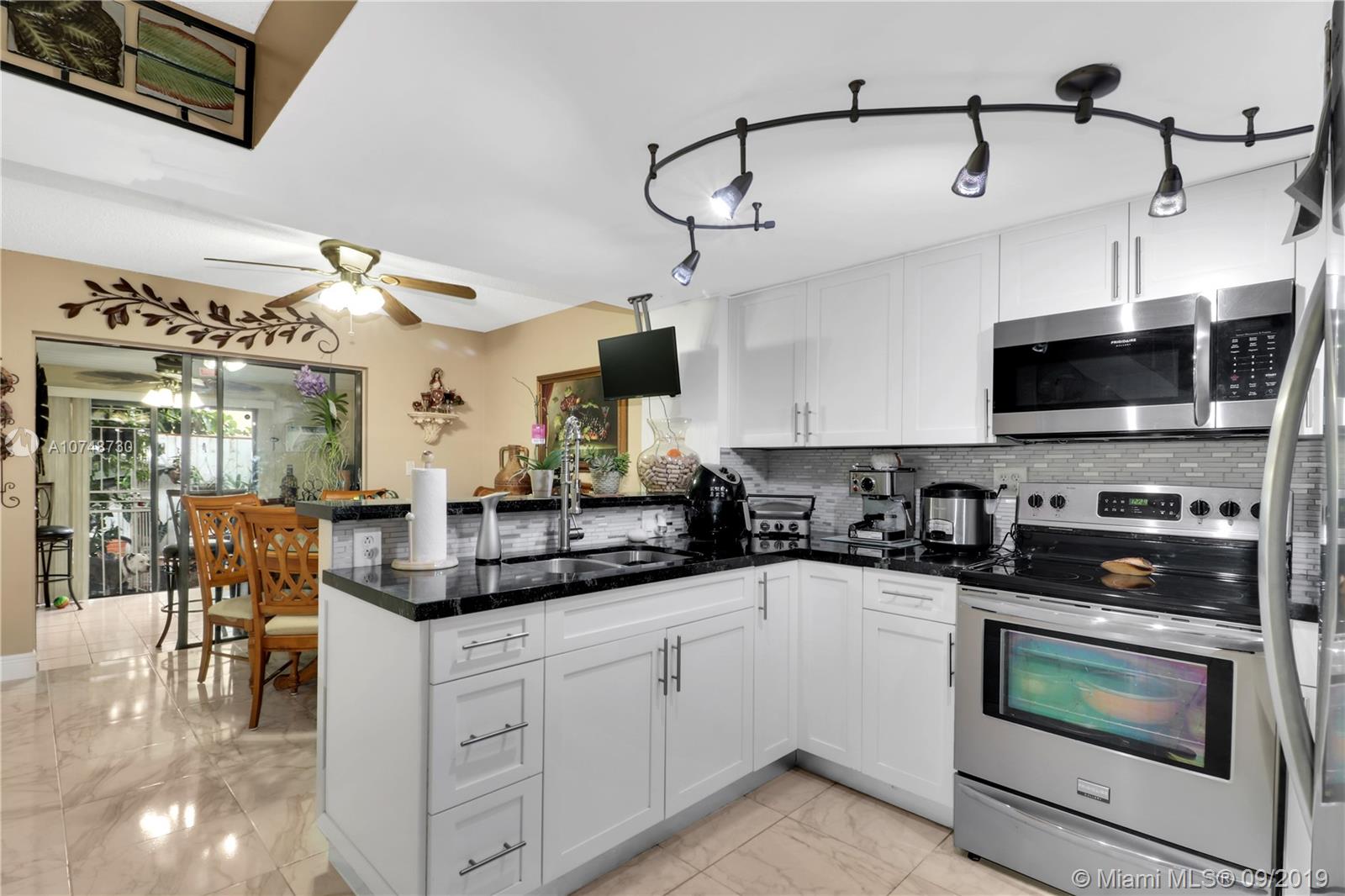 2275 W 52nd St #1-5, Hialeah, FL 33016