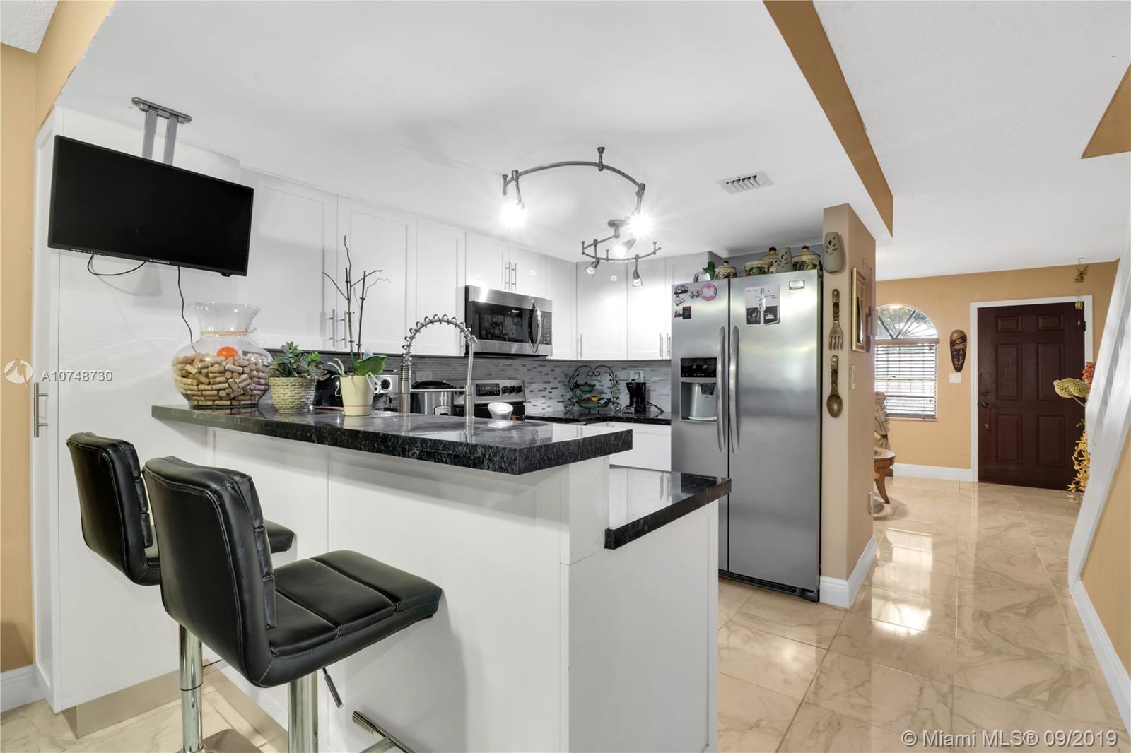 Hialeah, FL 33016,2275 W 52nd St #1-5