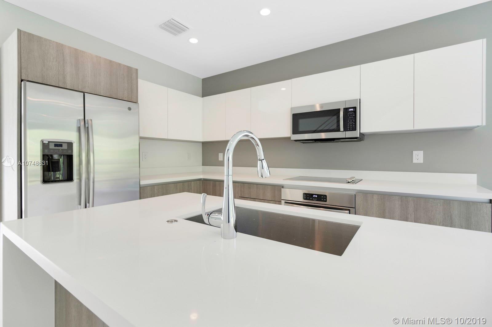 North Miami, FL 33181,2477 NE 135th St