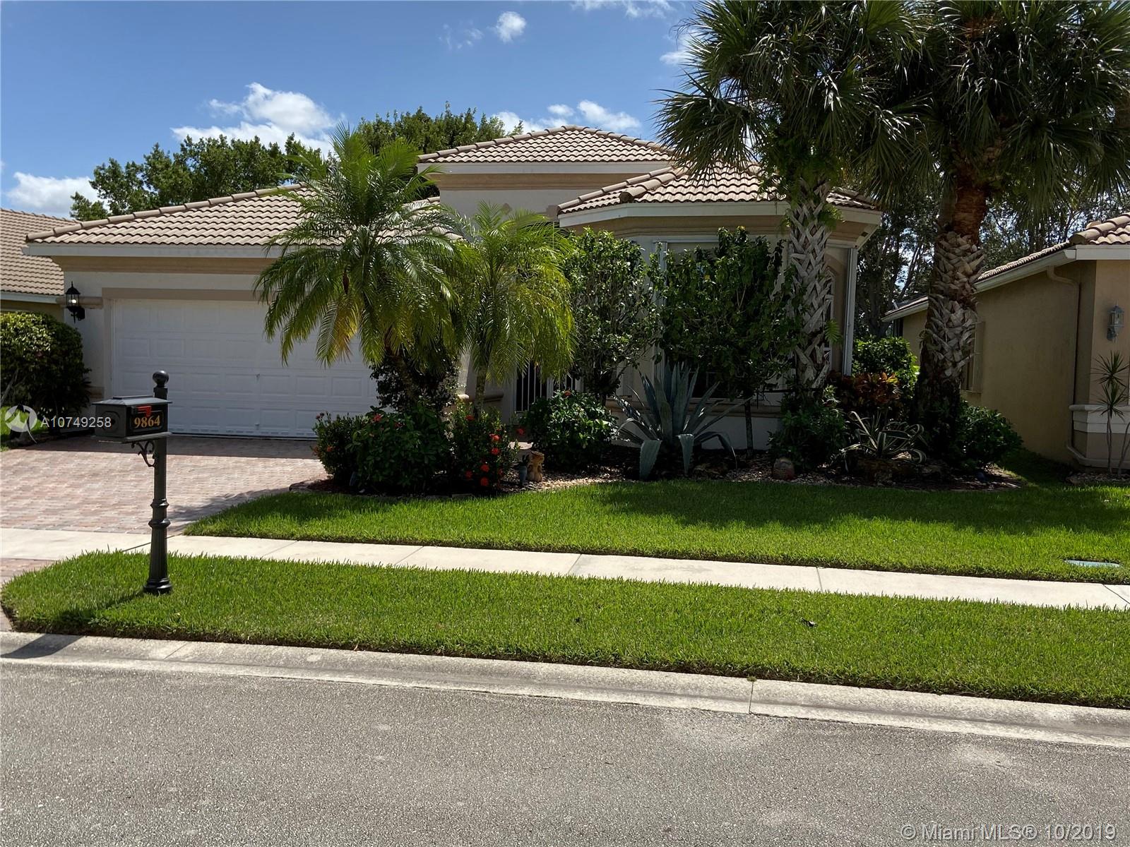 9864 San Luca St, Lake Worth, FL 33467