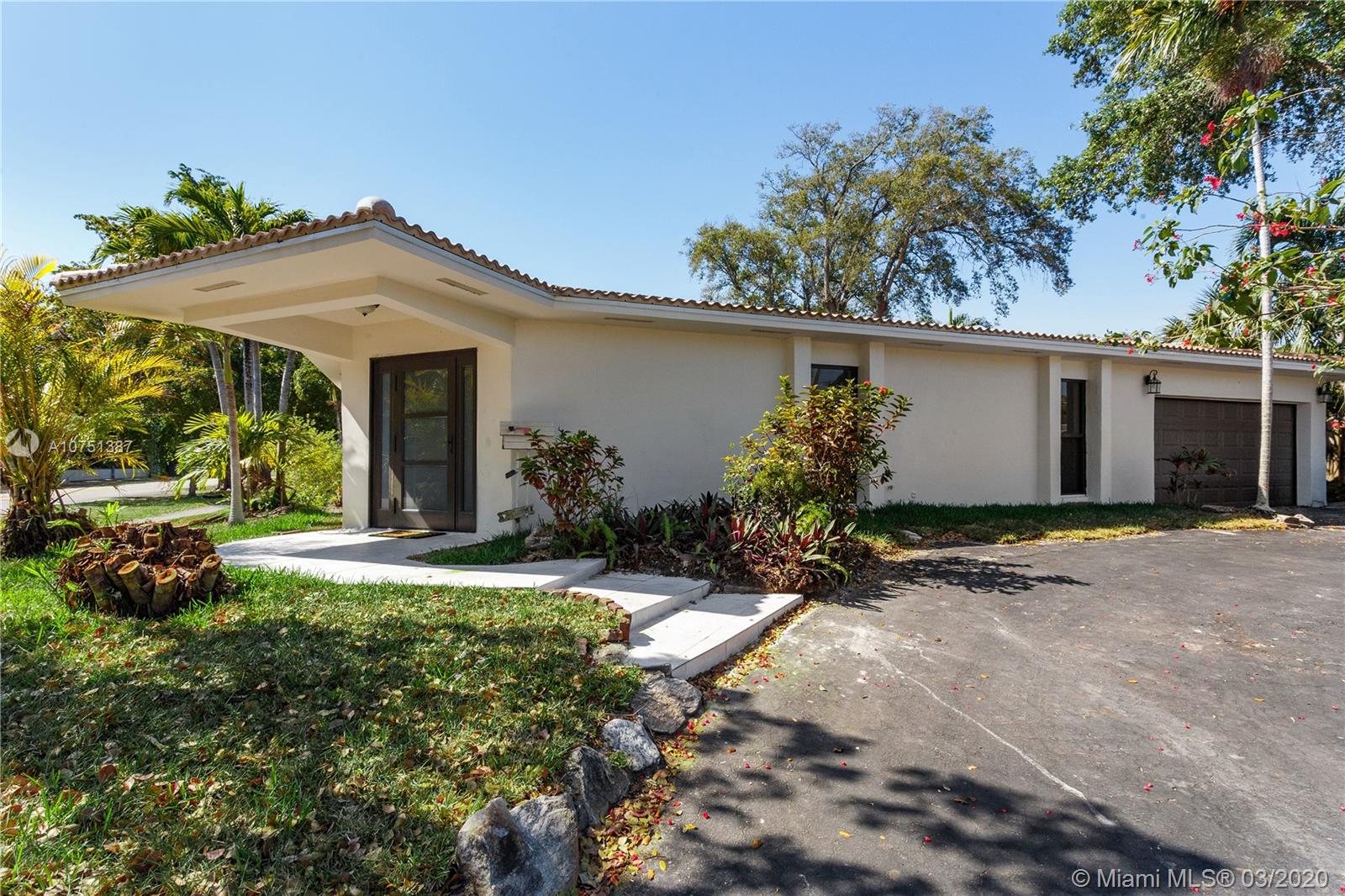 3300 N 41st Ct, Hollywood, FL 33021