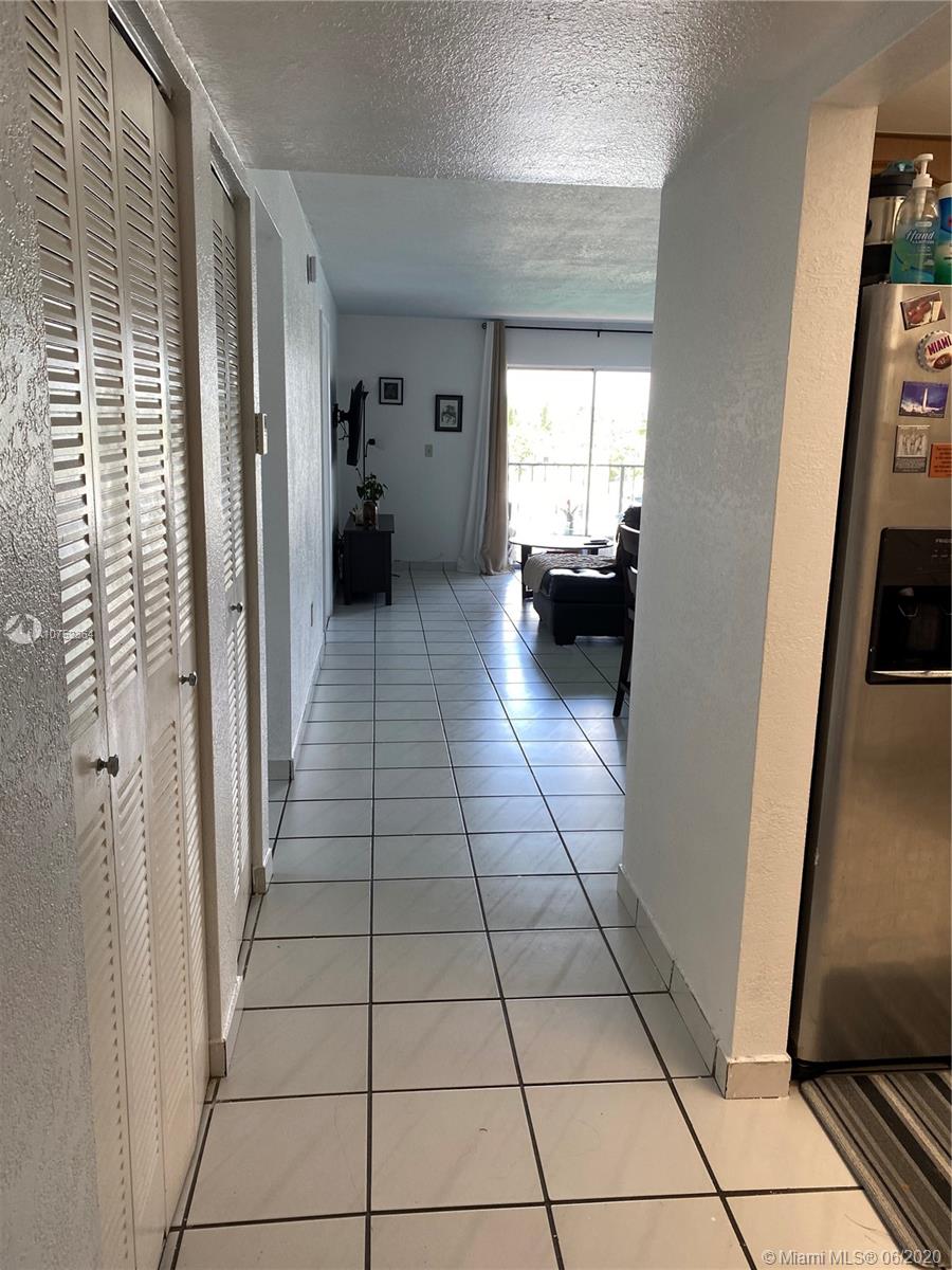 Miami Beach, FL 33141,8250 Byron Ave #401