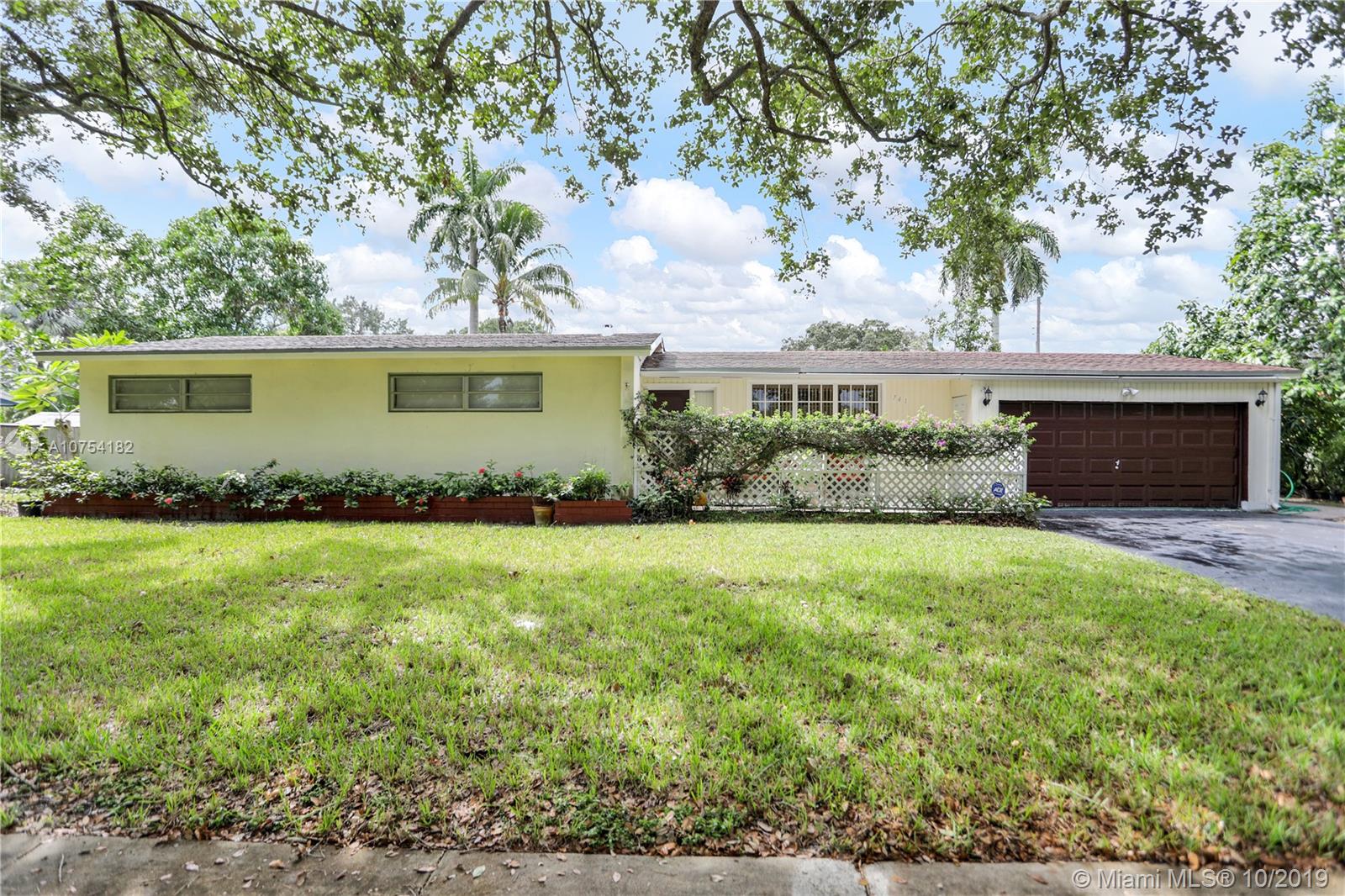 741 Beachwood Ln, Plantation, FL 33317