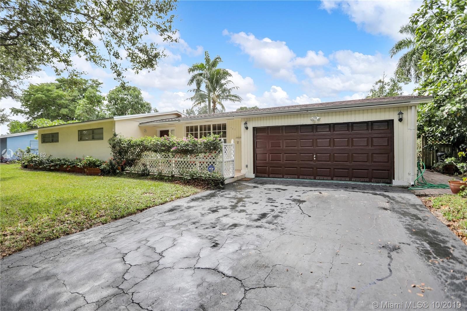 Plantation, FL 33317,741 Beachwood Ln