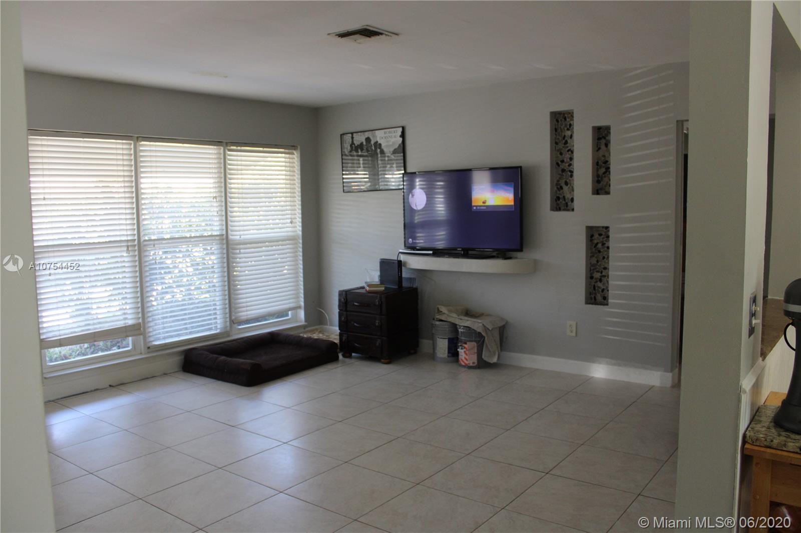 Pompano Beach, FL 33060,110 SE 5th Ct