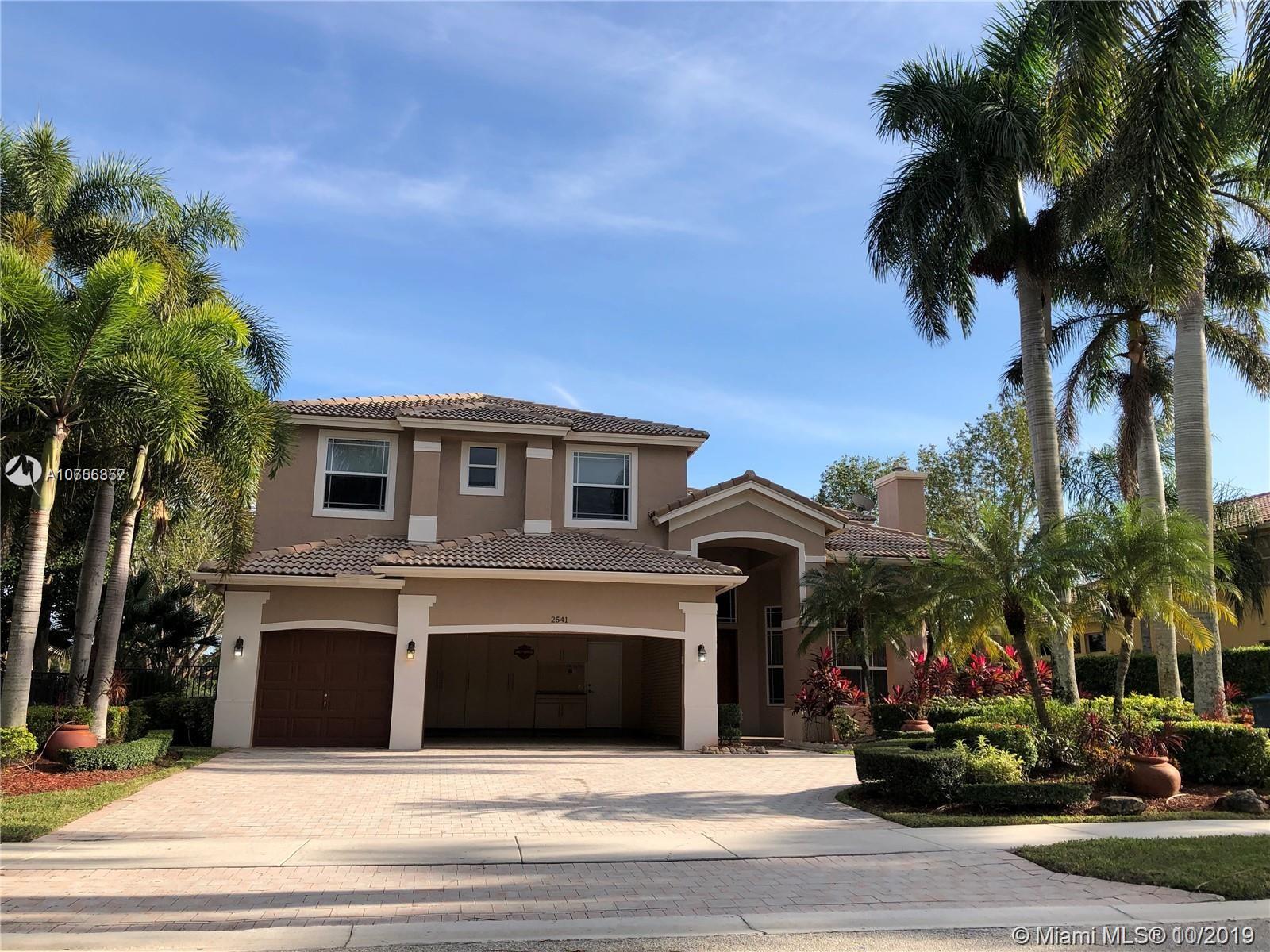 Weston, FL 33327,2541 Montclaire Cir