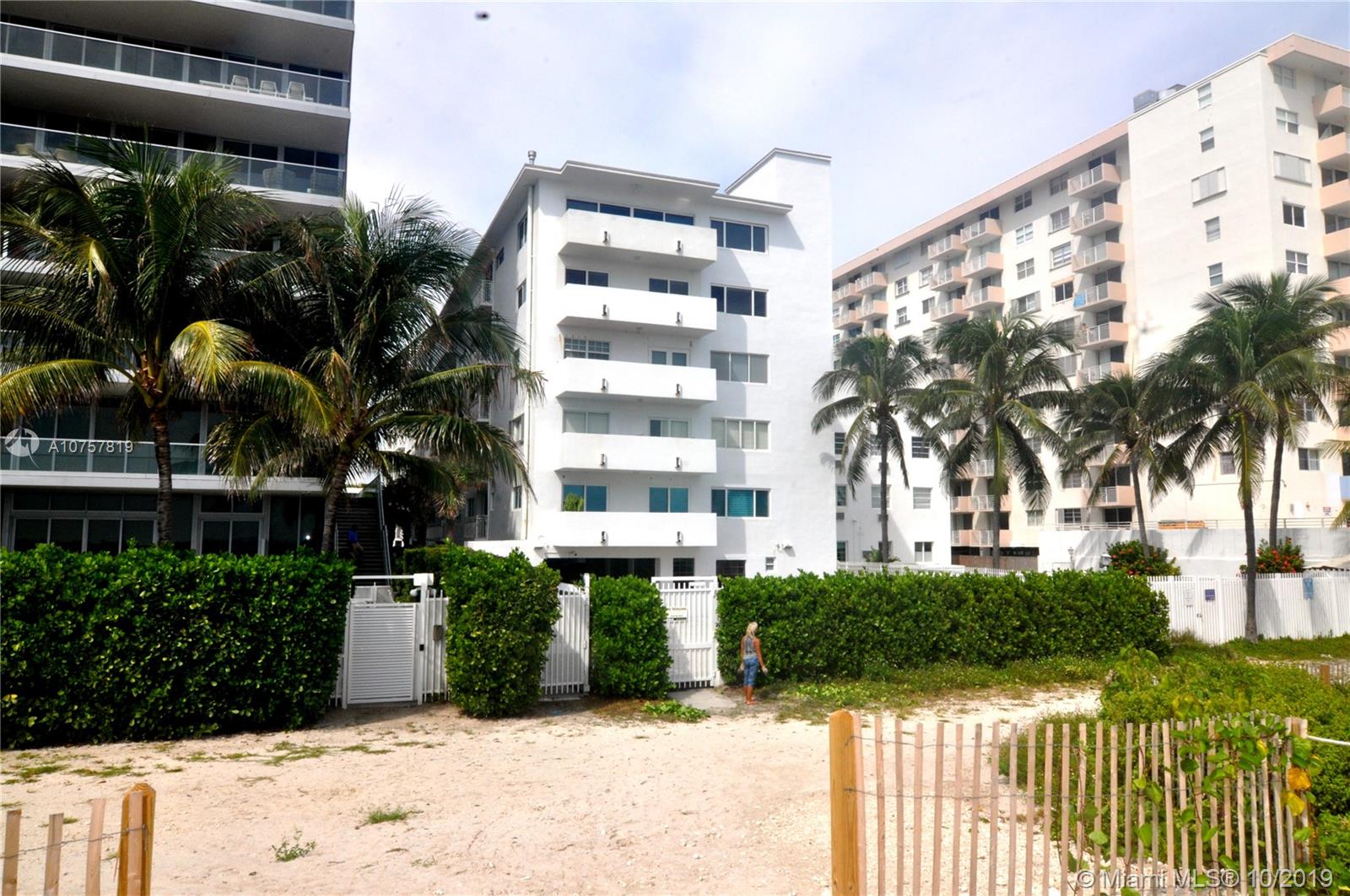 Miami Beach, FL 33139,325 Ocean Dr #309