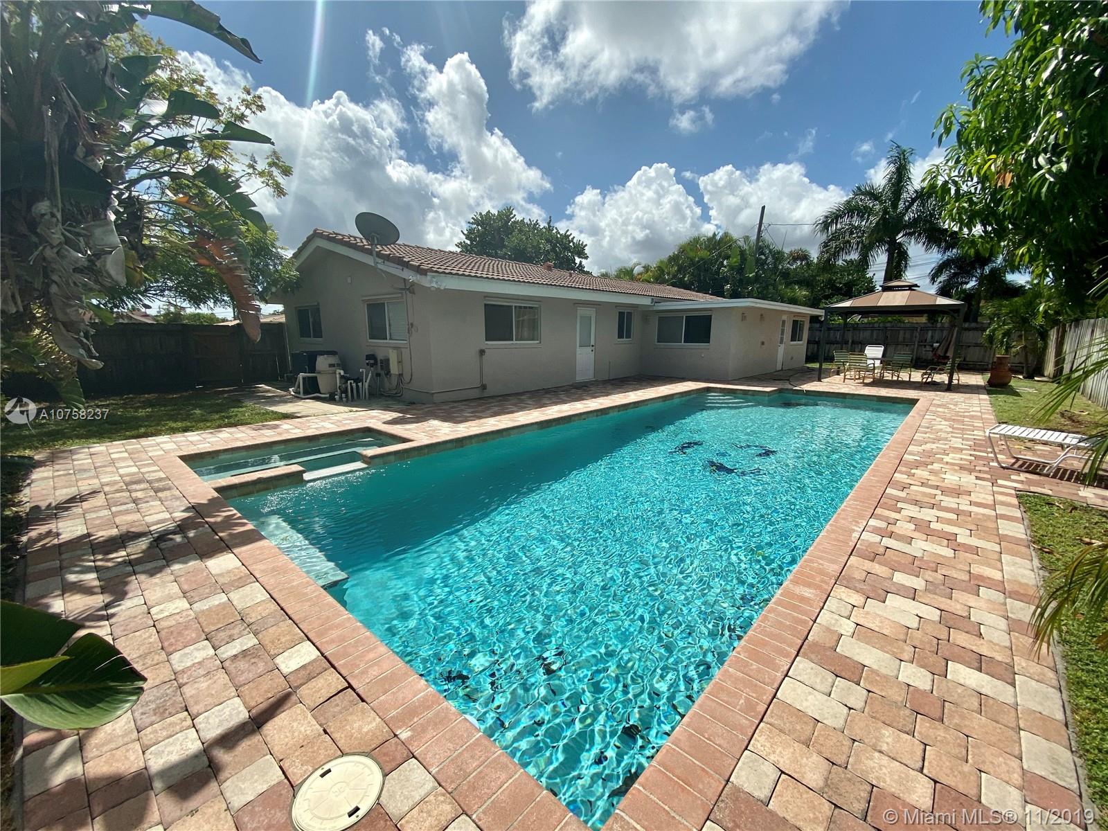 425 NE 33rd St, Boca Raton, FL 33431