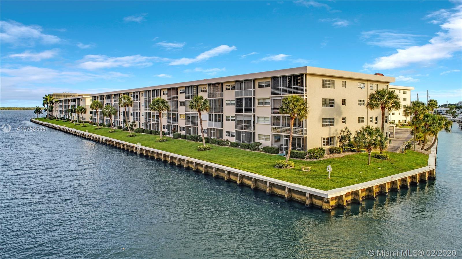 North Palm Beach, FL 33408,20 Yacht Club Dr #304