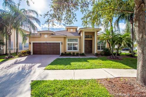 4301 Diamond Pointe Ln, Weston, FL 33331