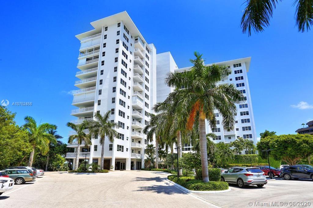 Key Biscayne, FL 33149,200 OCEAN LN #208