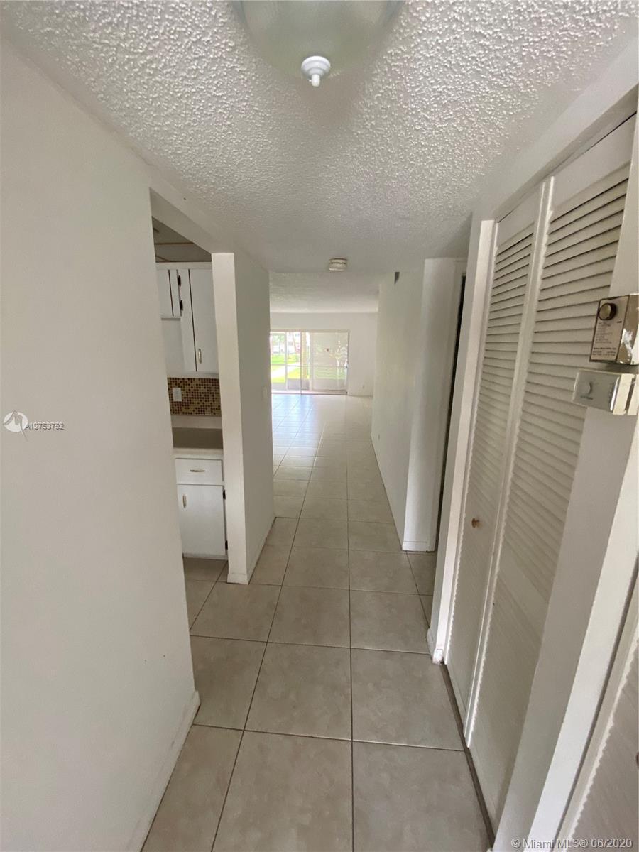 Lauderhill, FL 33319,3571 Inverrary Dr #107