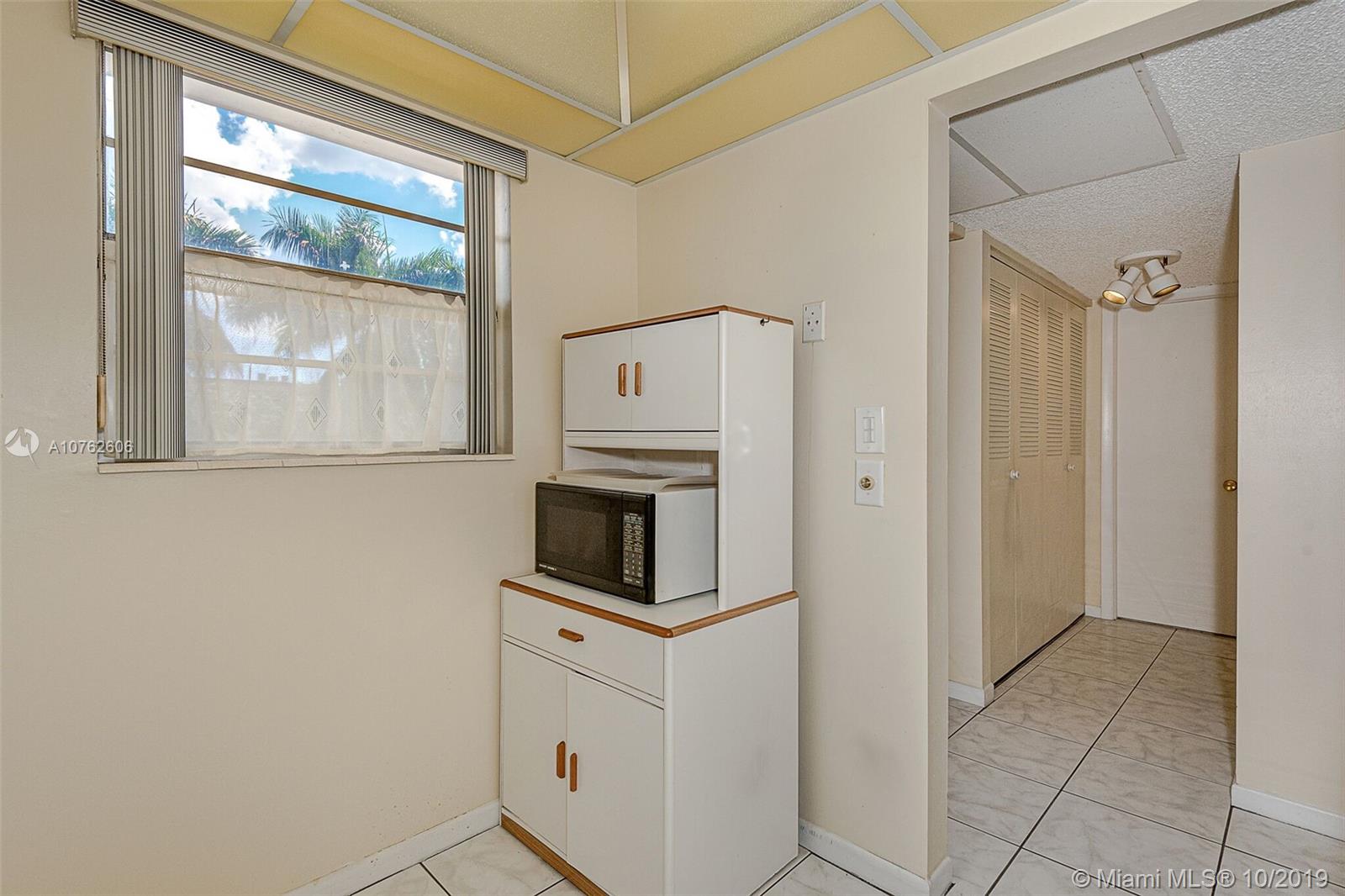 Lauderdale Lakes, FL 33313,5161 W Oakland Park Blvd #208