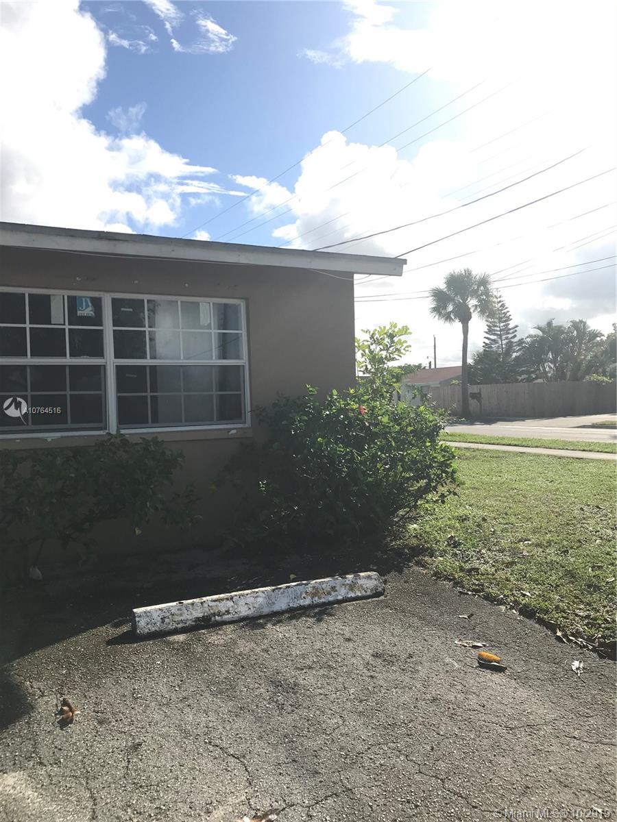 Riviera Beach, FL 33404,1585 W 34th St