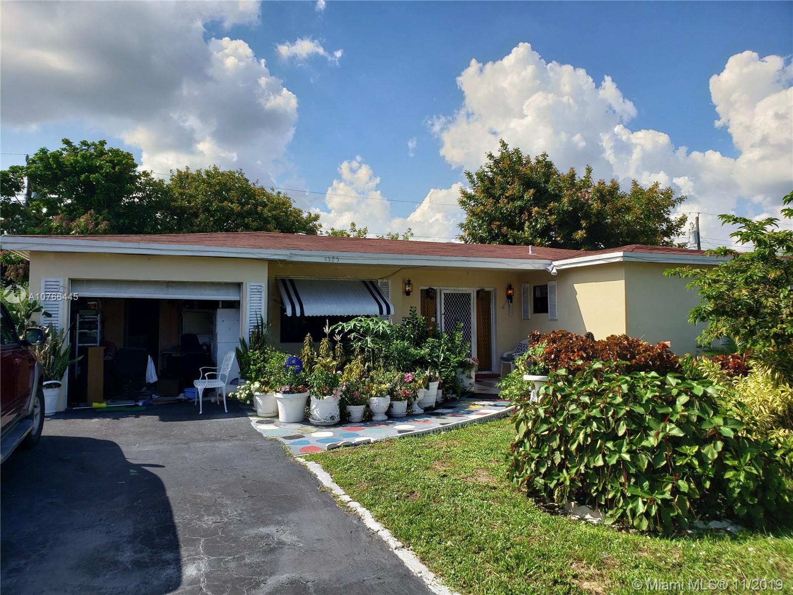 4325 NW 38th Ave, Lauderdale Lakes, FL 33309