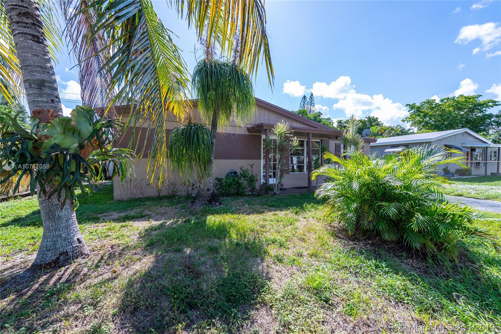 Dania Beach, FL 33314,4068 SW 50th St