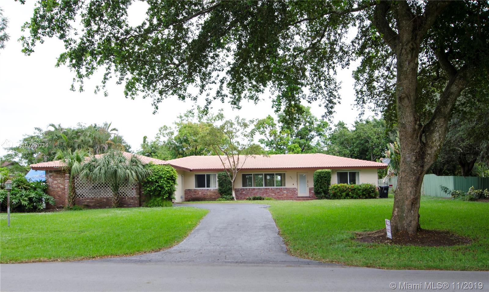 Plantation, FL 33317,4361 E Country Club Cir