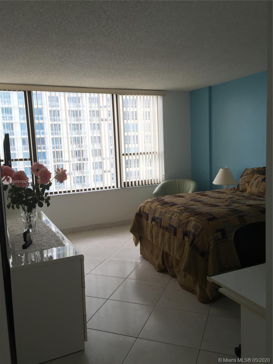 Hollywood, FL 33019,3505 S Ocean Dr #917