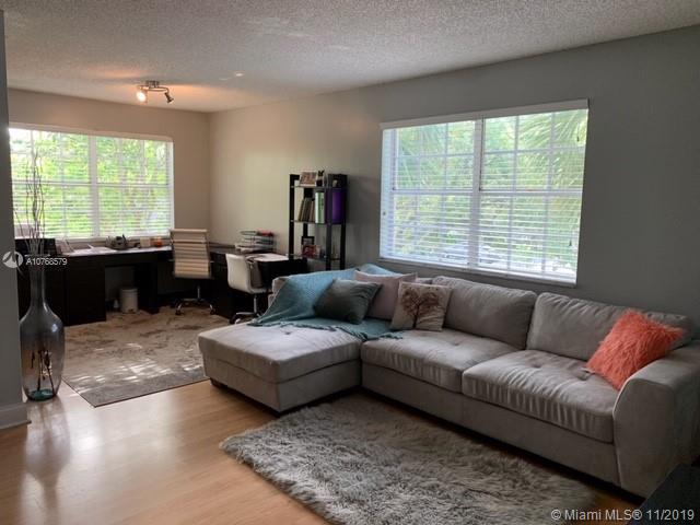 365 SW 86th Ave #201, Pembroke Pines, FL 33025