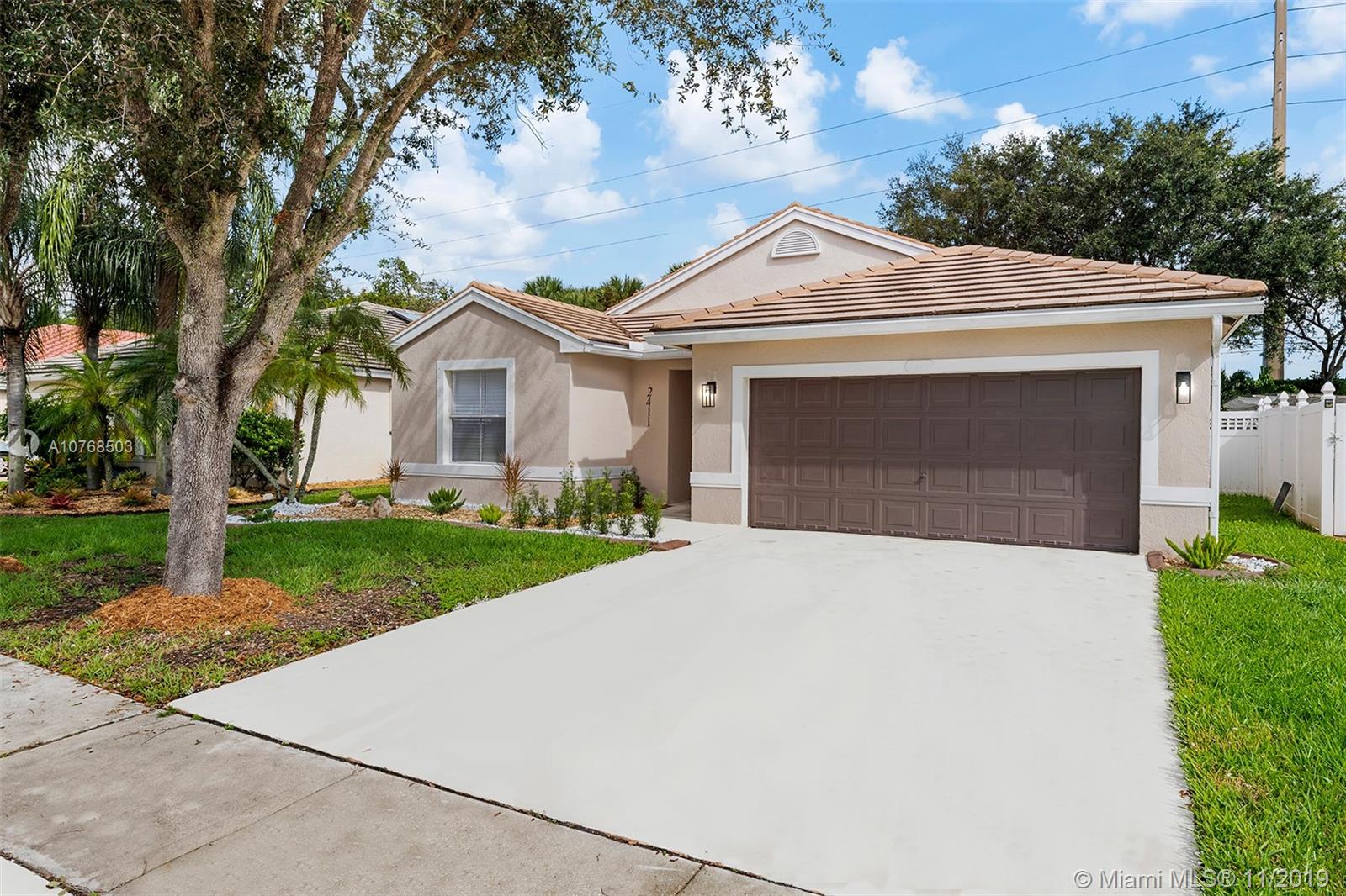 2411 NW 184th Ter, Pembroke Pines, FL 33029