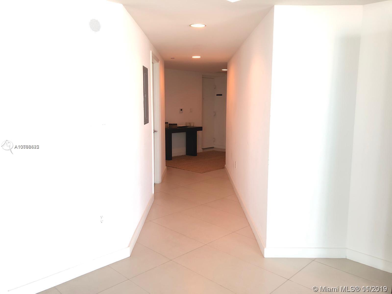 Miami, FL 33131,500 Brickell ave #2802