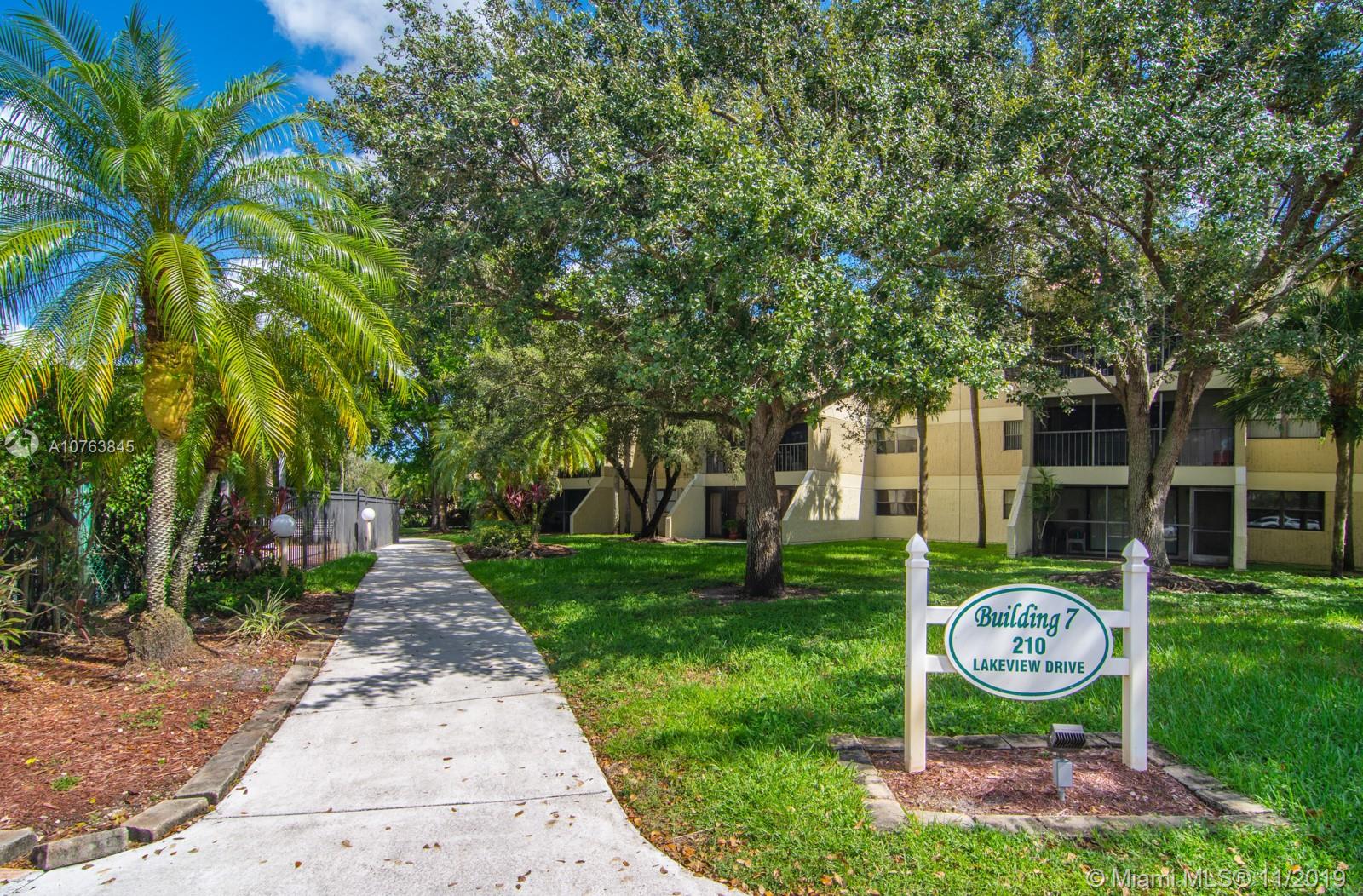 210 Lakeview Dr #303, Weston, FL 33326