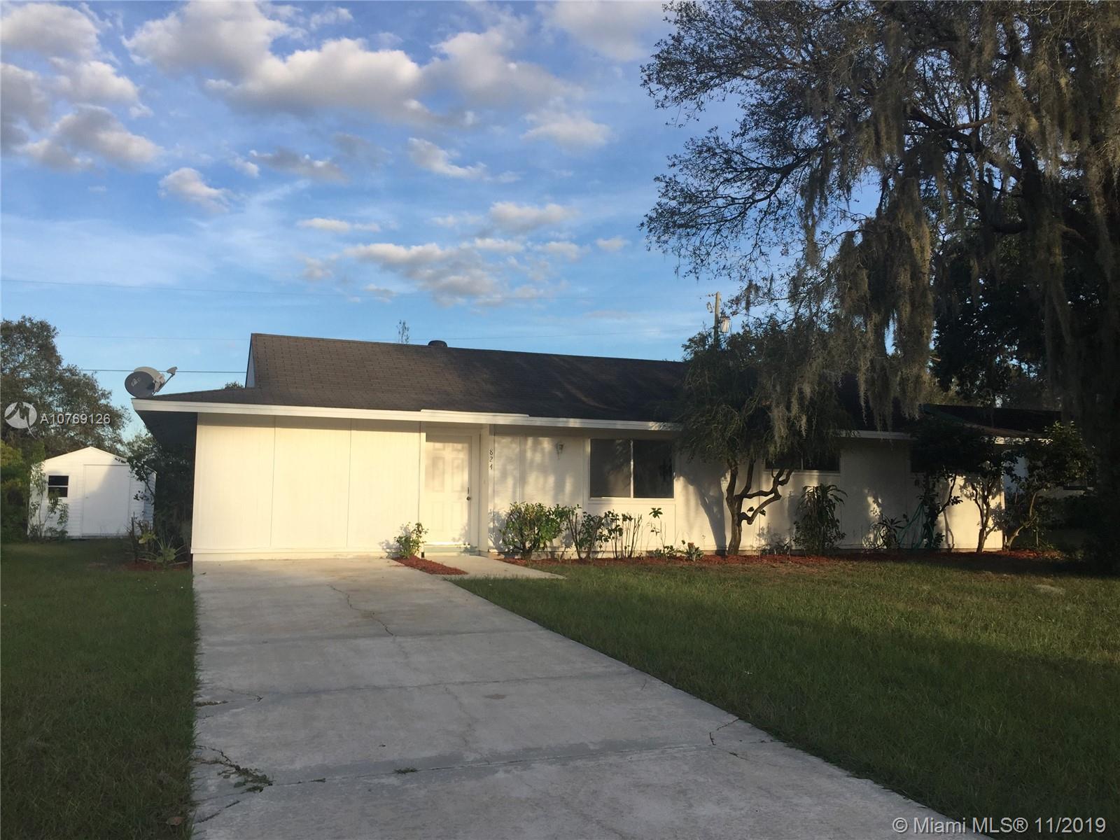 824 Blackwood Drive, Lake Wales, FL 33898