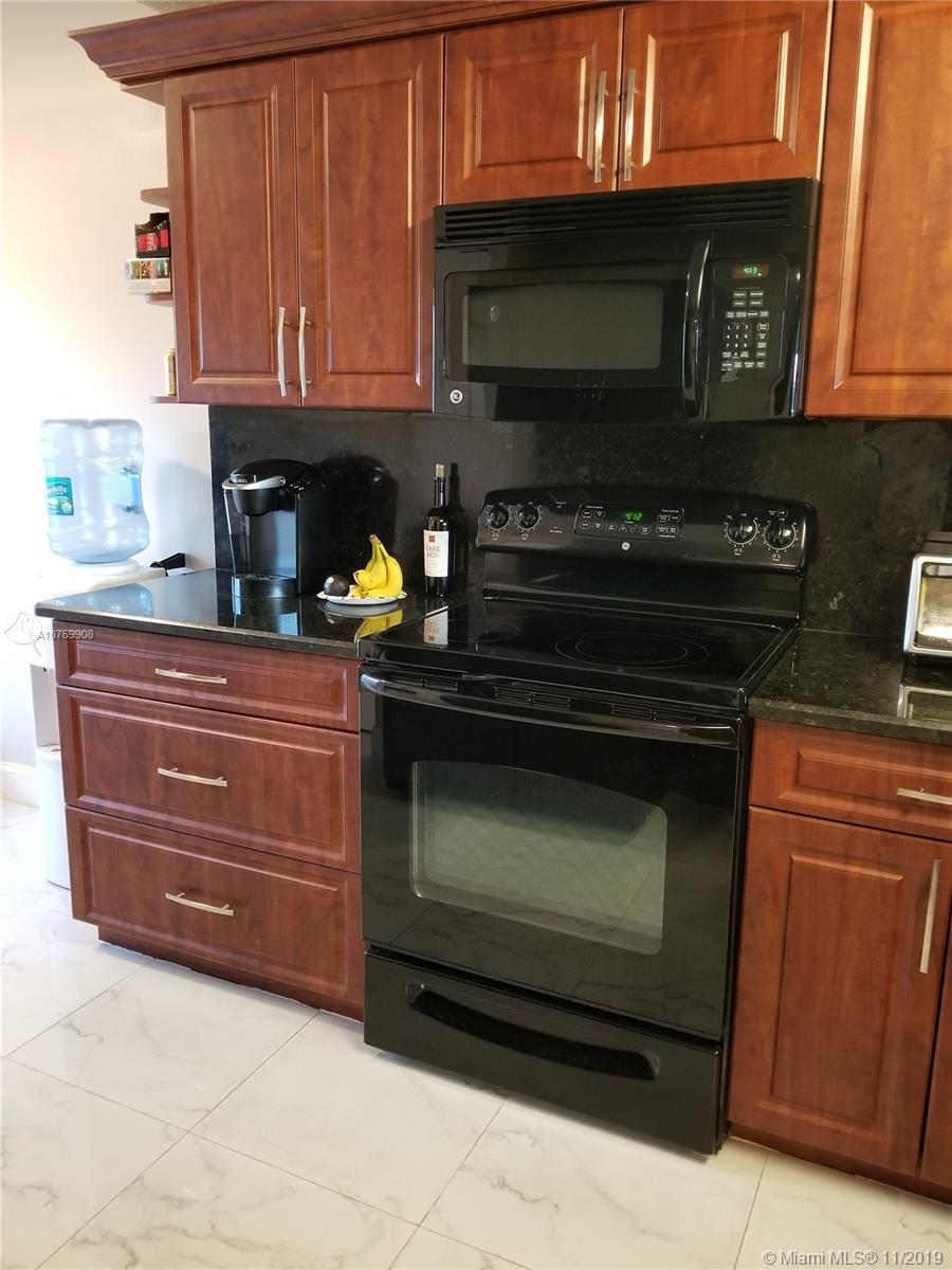 Miami, FL 33179,664 NE 195th St #664