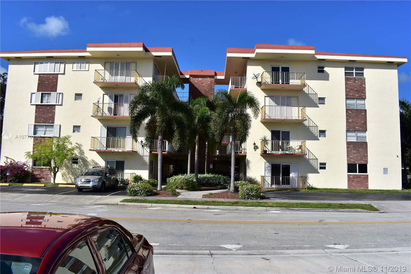 Hollywood, FL 33020,1747 Rodman St #203