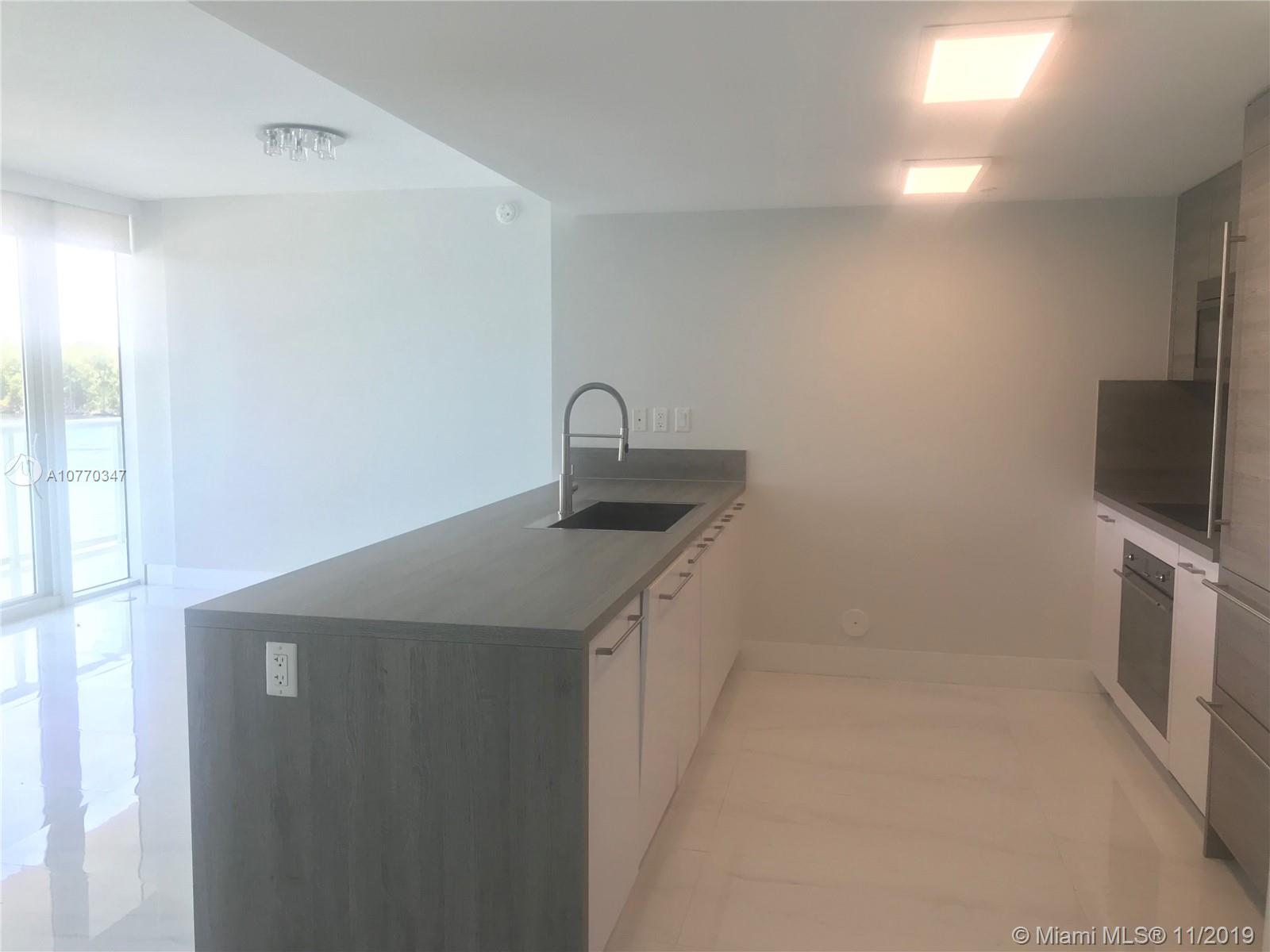 Sunny Isles Beach, FL 33160,400 Sunny Isles Blvd #305