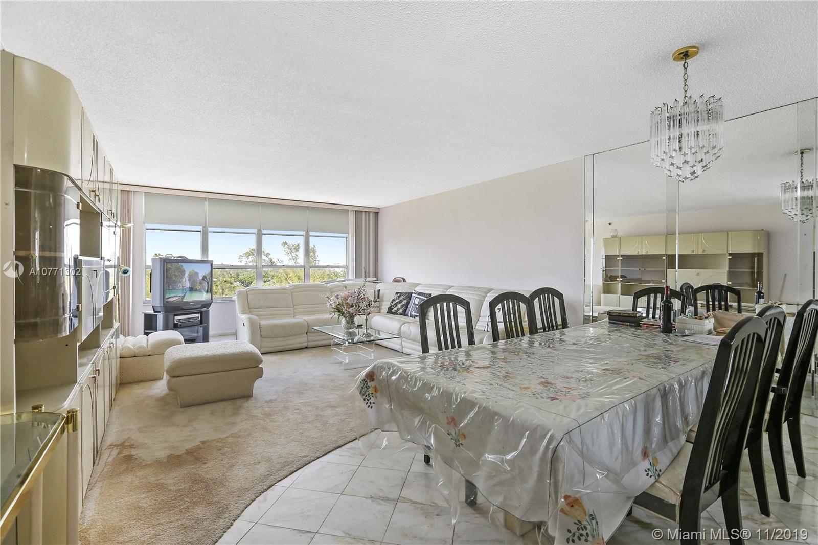 Miami Beach, FL 33140,4101 Pine Tree Dr #727