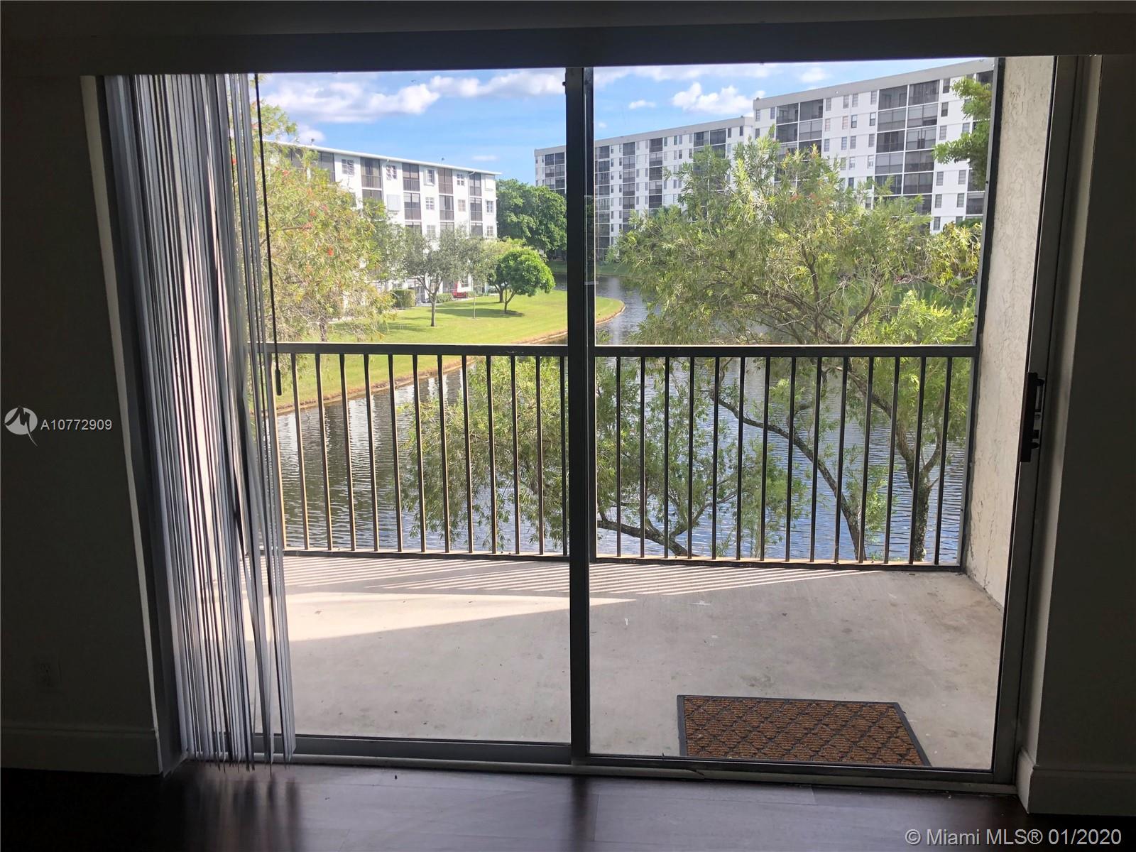 2228 N Cypress Bend Dr #306, Pompano Beach, FL 33069