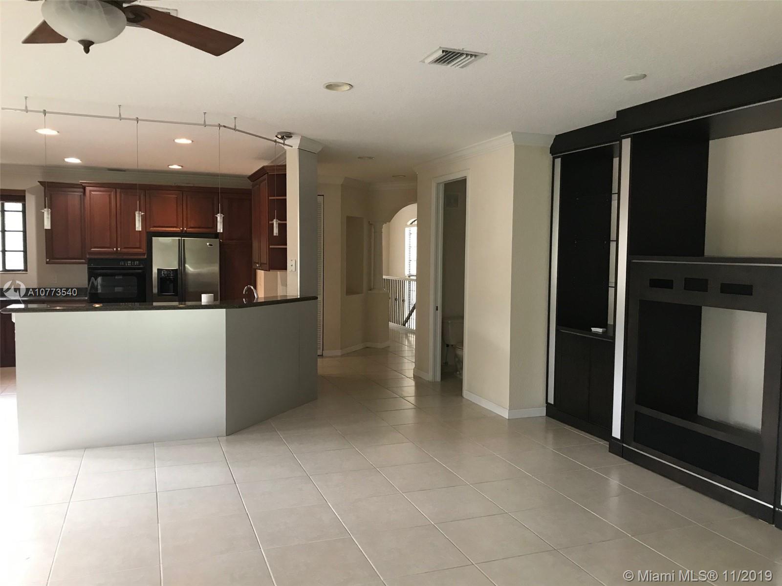 Weston, FL 33332,2701 Center Ct Dr #2-14