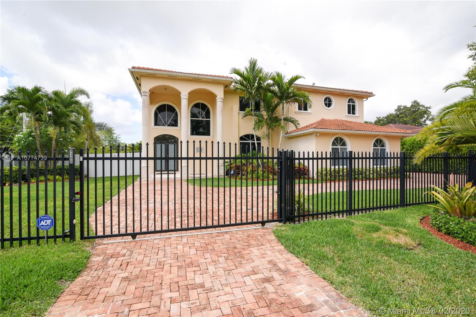 9300 SW 149 ST,  Miami,  FL 33176