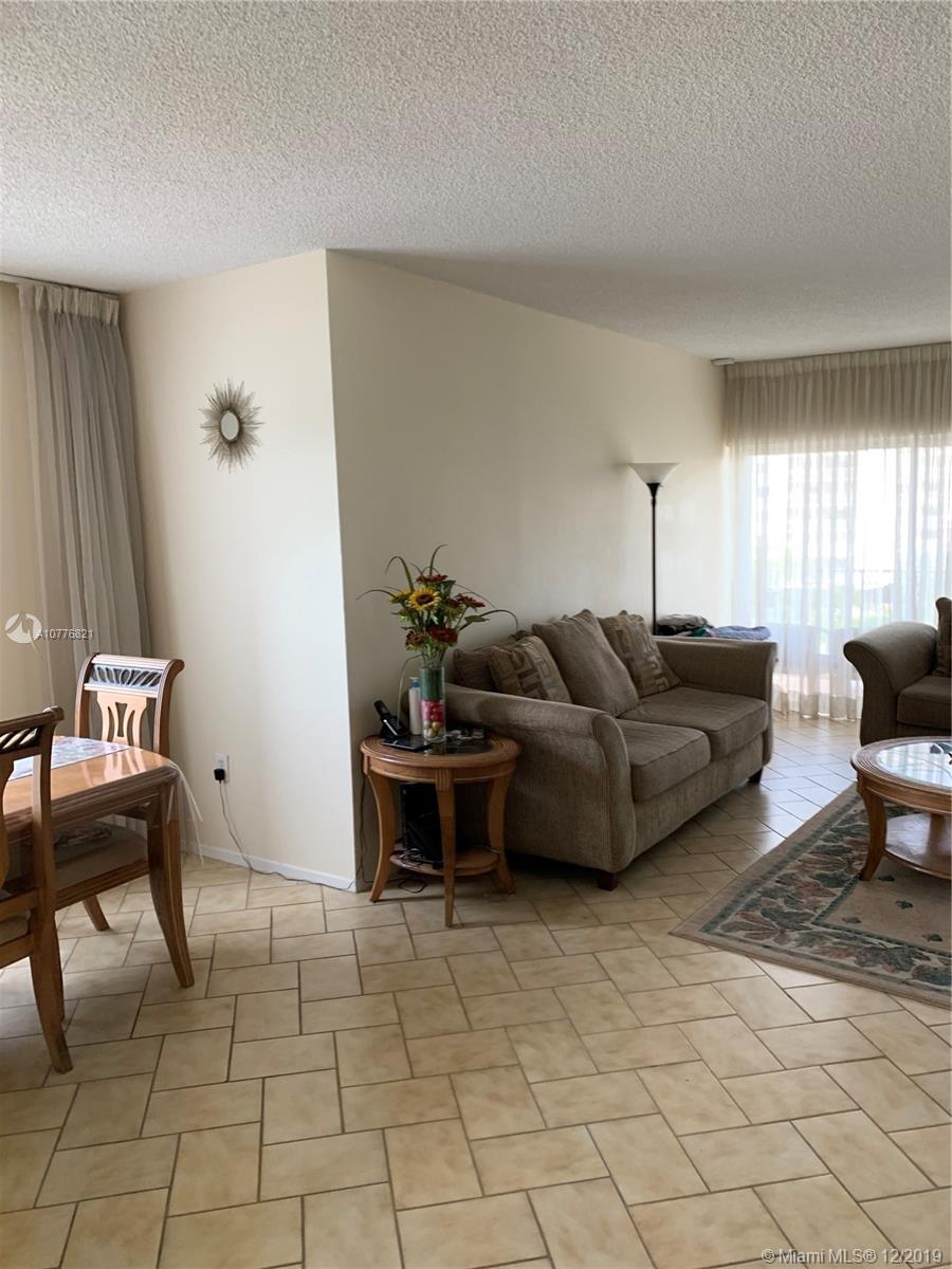 Sunny Isles Beach, FL 33160,500 Bayview Dr #421