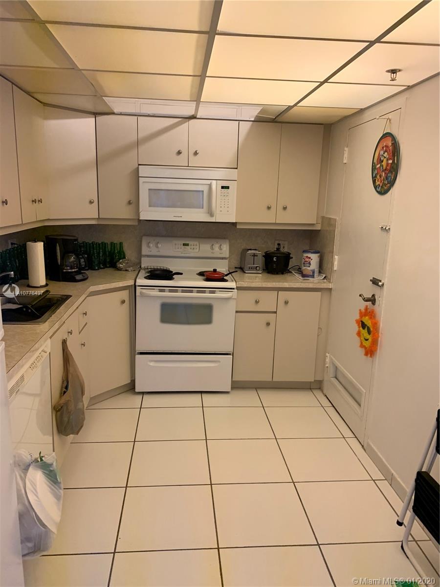 Sunny Isles Beach, FL 33160,400 Kings Point Dr #1230