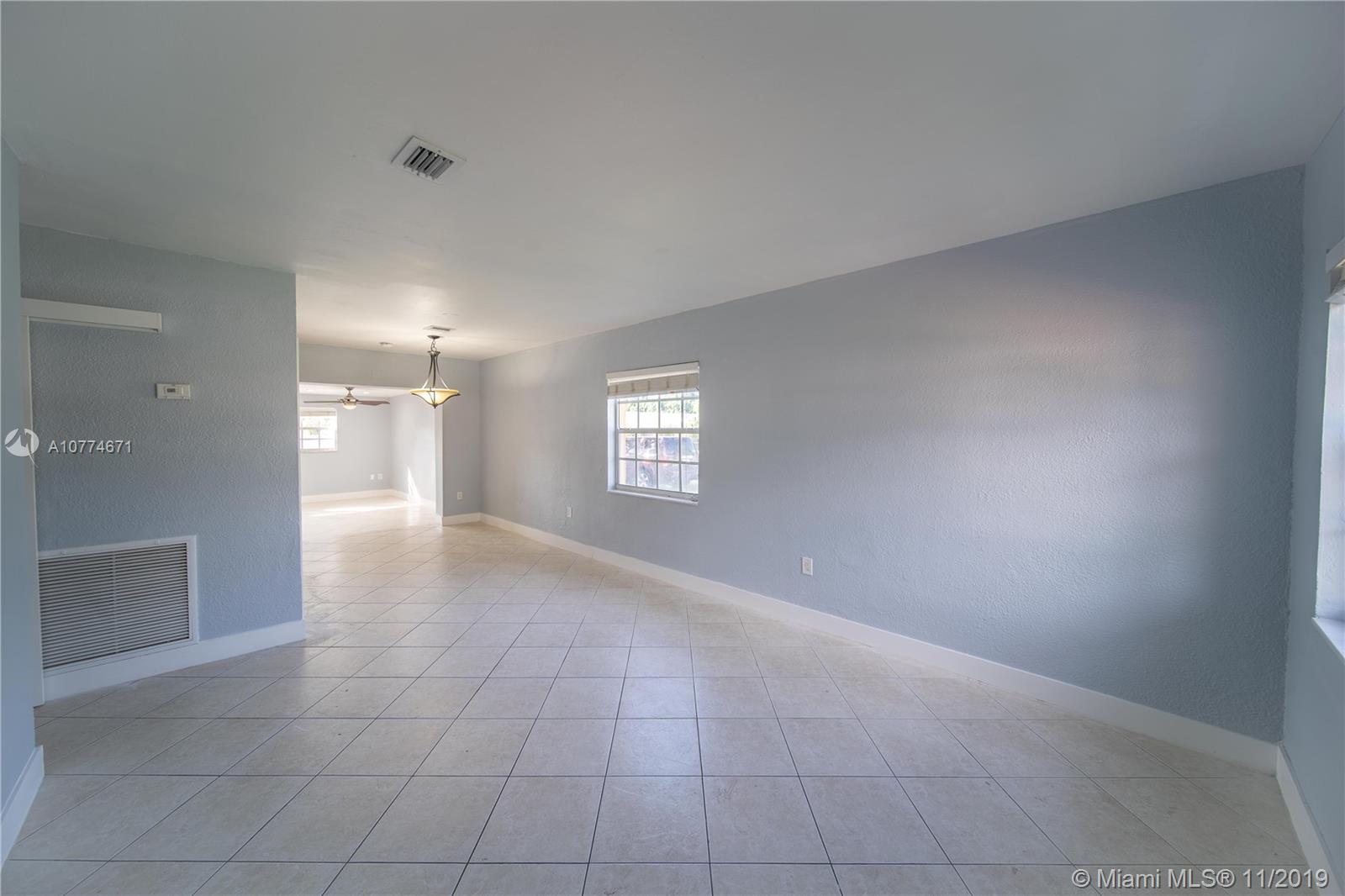 North Miami Beach, FL 33162,900 NE 159th St