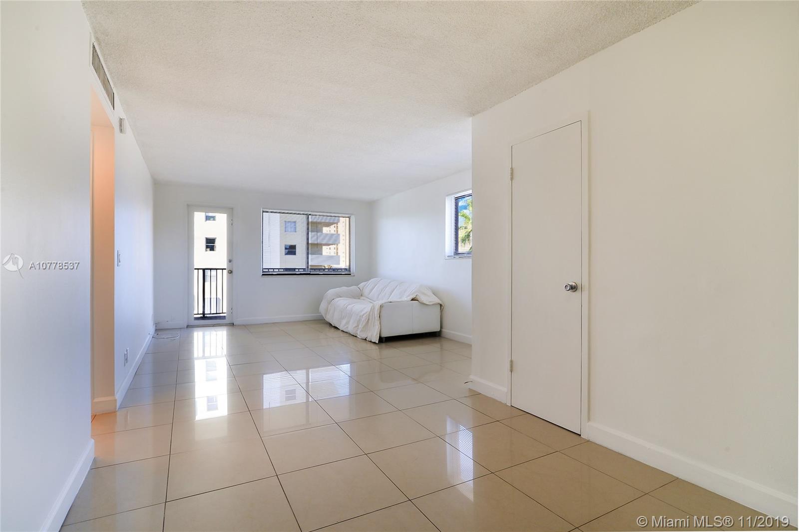 Hallandale Beach, FL 33009,301 Golden Isles Dr #414