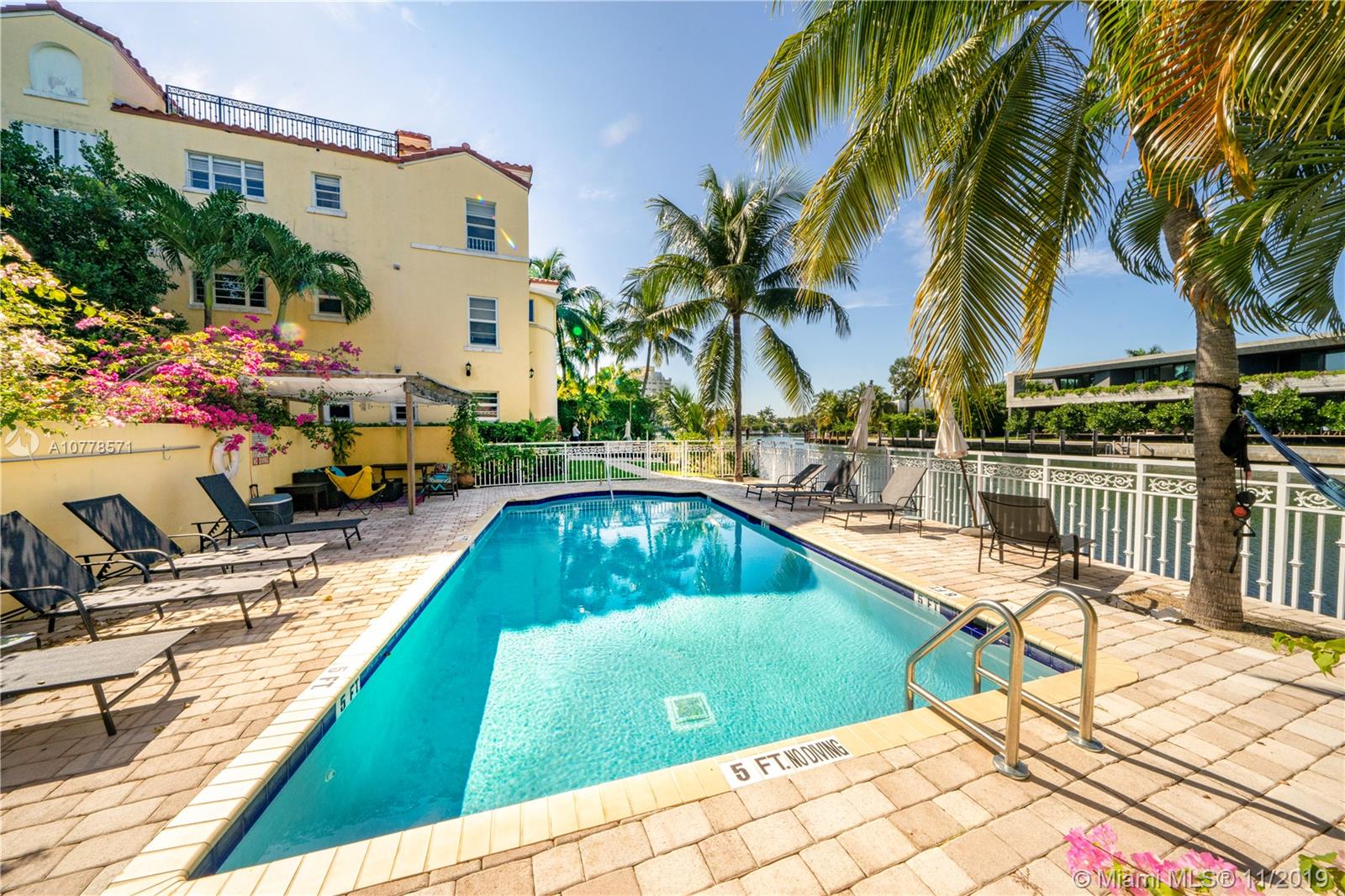 Miami Beach, FL 33140,4812 Pine Tree Dr #303