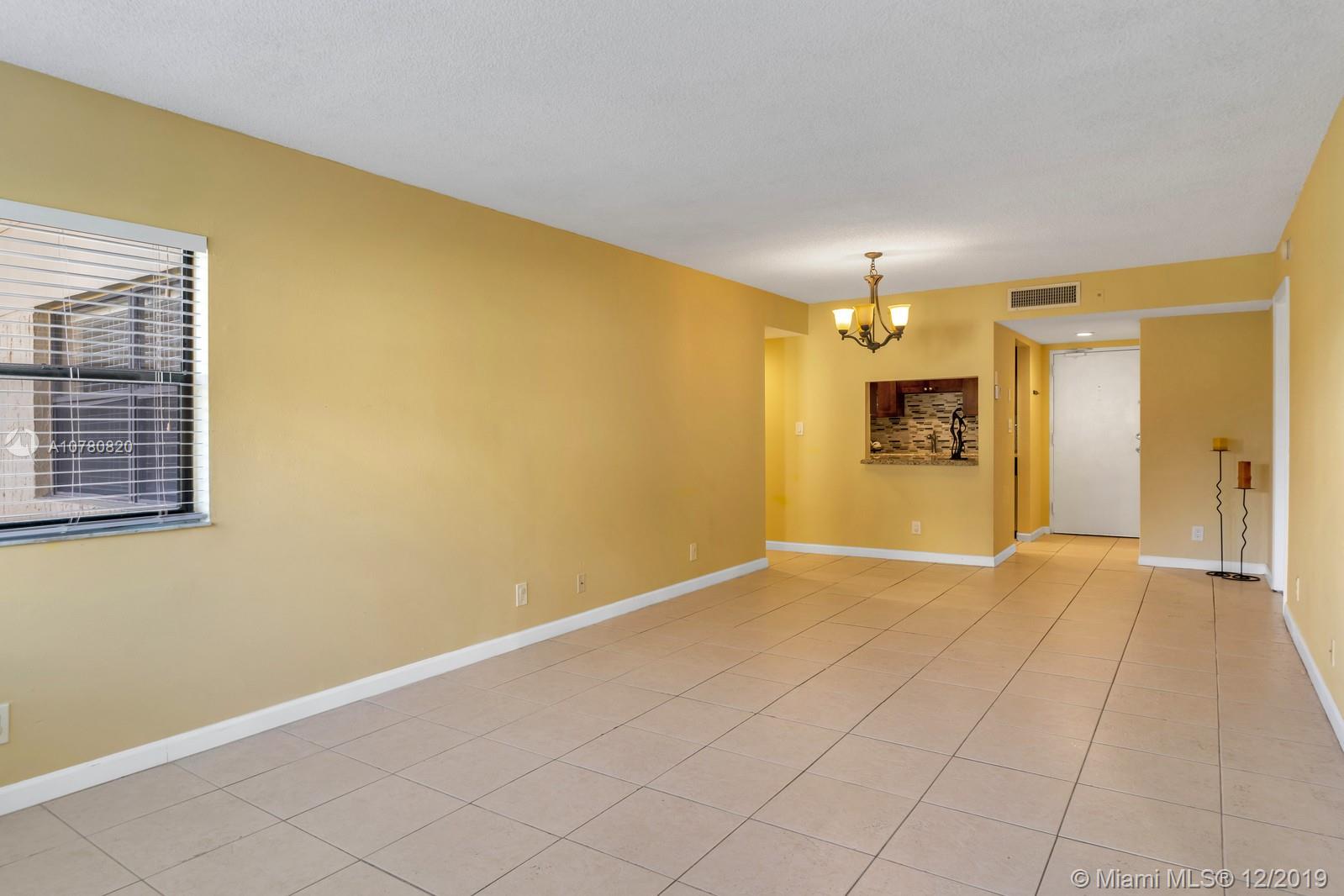 Weston, FL 33326,220 Lakeview Dr #103