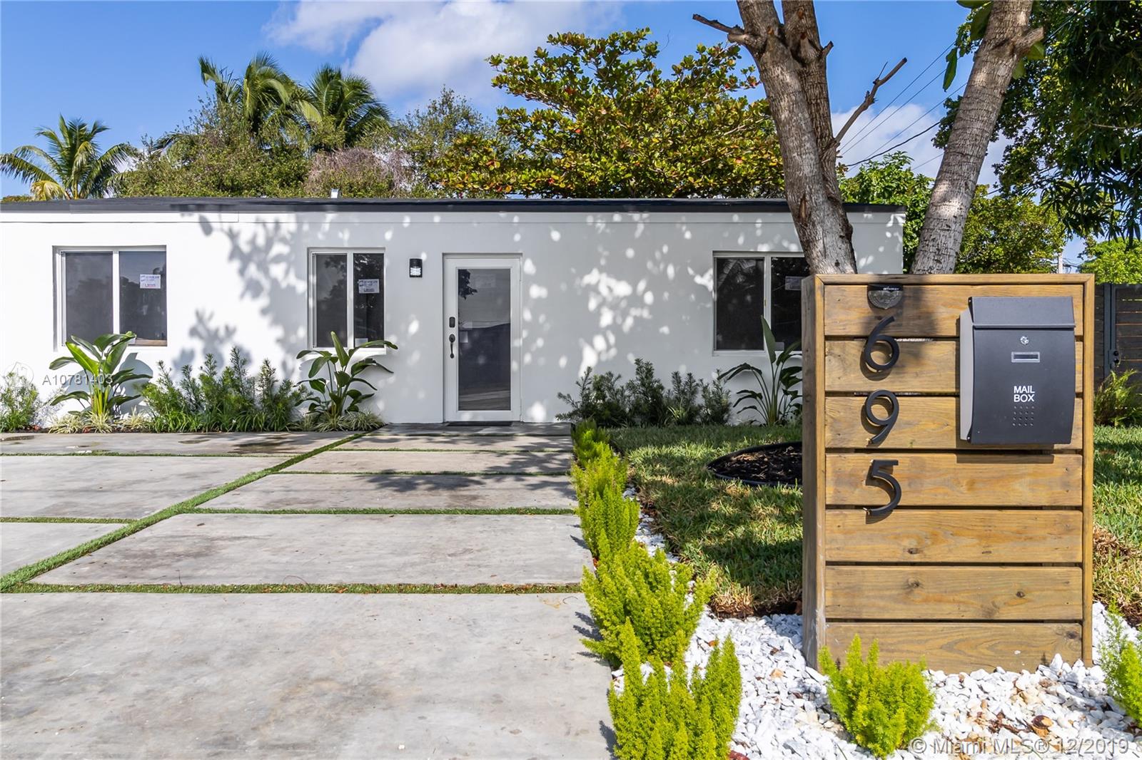 North Miami, FL 33161,695 NE 130th St