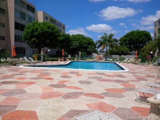 Hallandale Beach, FL 33009,233 NE 14th Ave #407