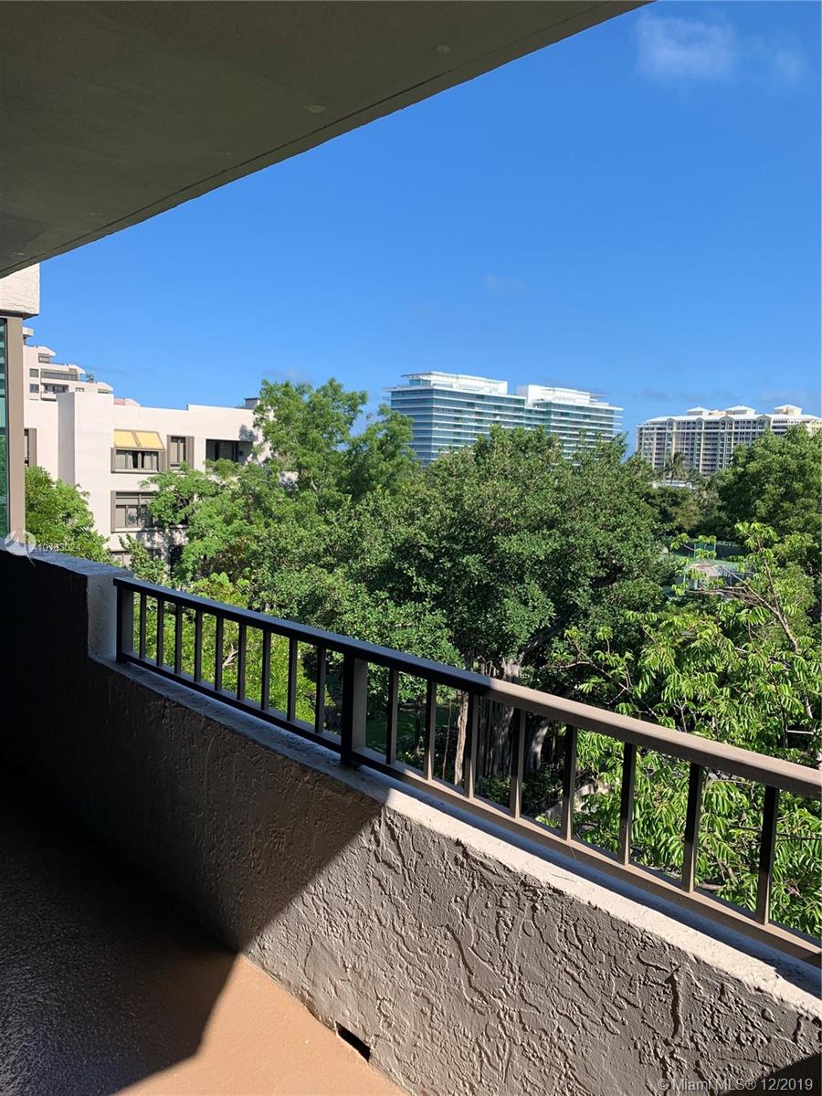 Key Biscayne, FL 33149,181 Crandon Blvd #404