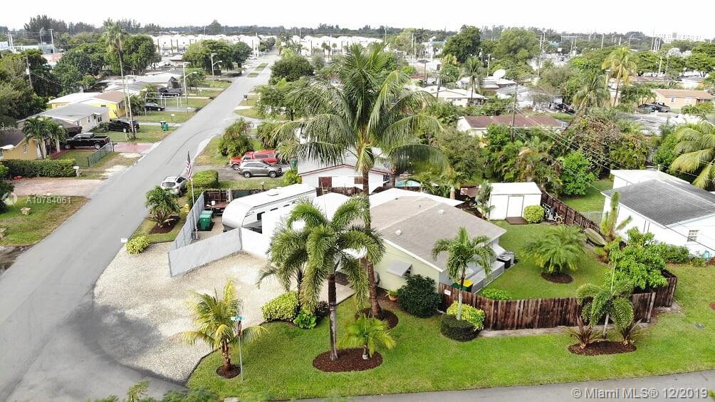 Dania Beach, FL 33314,4415 SW 49th Ct