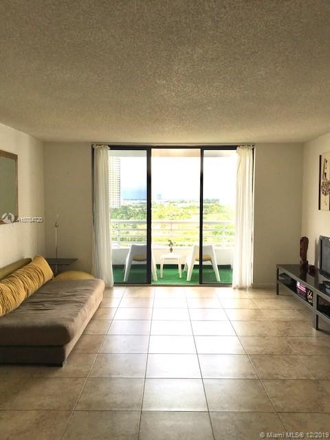 Aventura, FL 33180,3300 NE 192nd St #1002