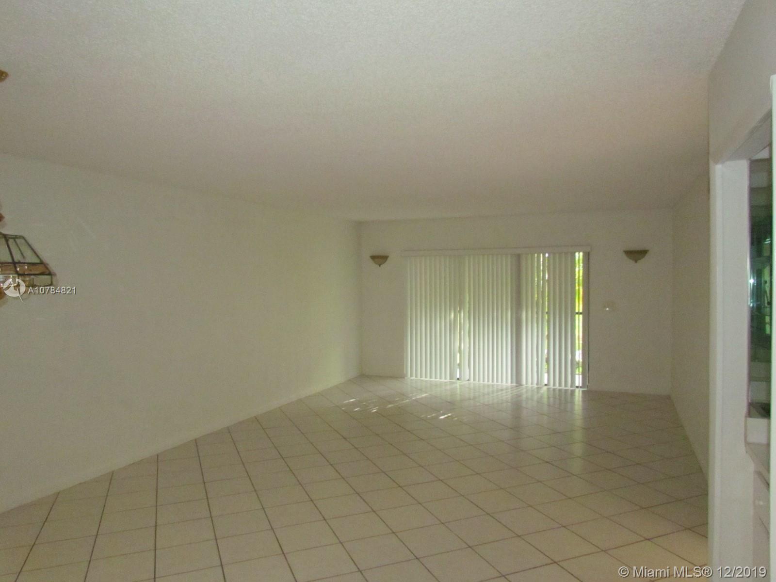 Weston, FL 33326,227 Lakeview Dr #103