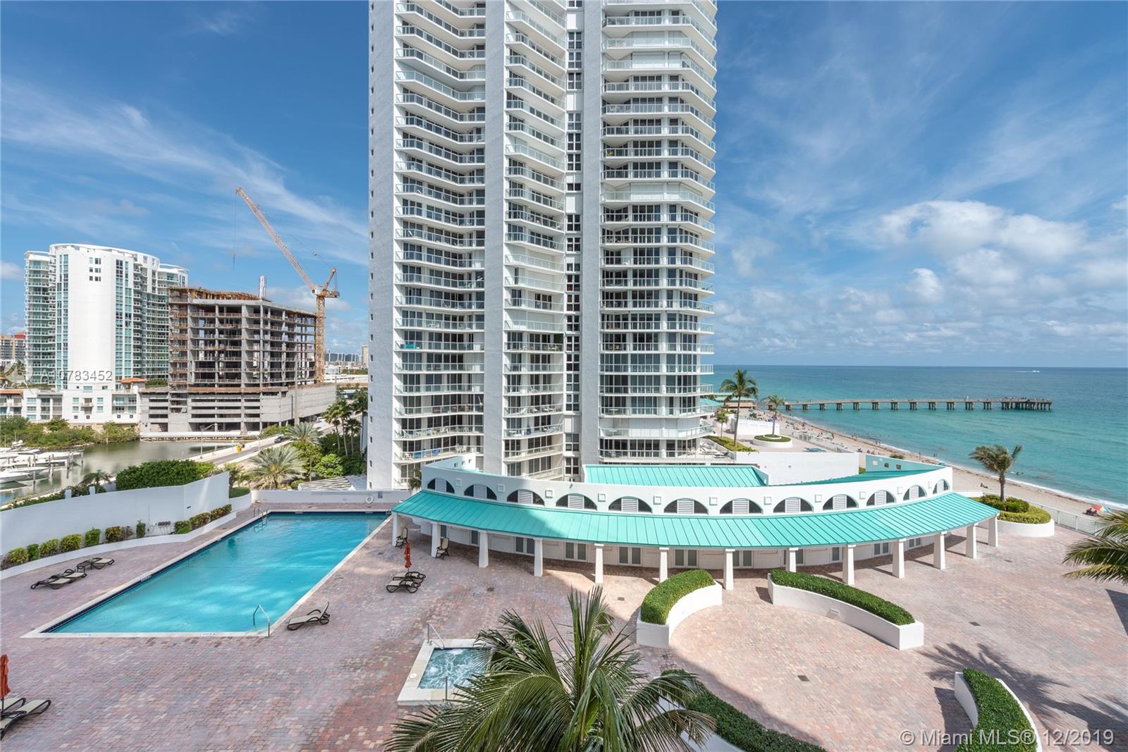 Sunny Isles Beach, FL 33160,16425 Collins Ave #815