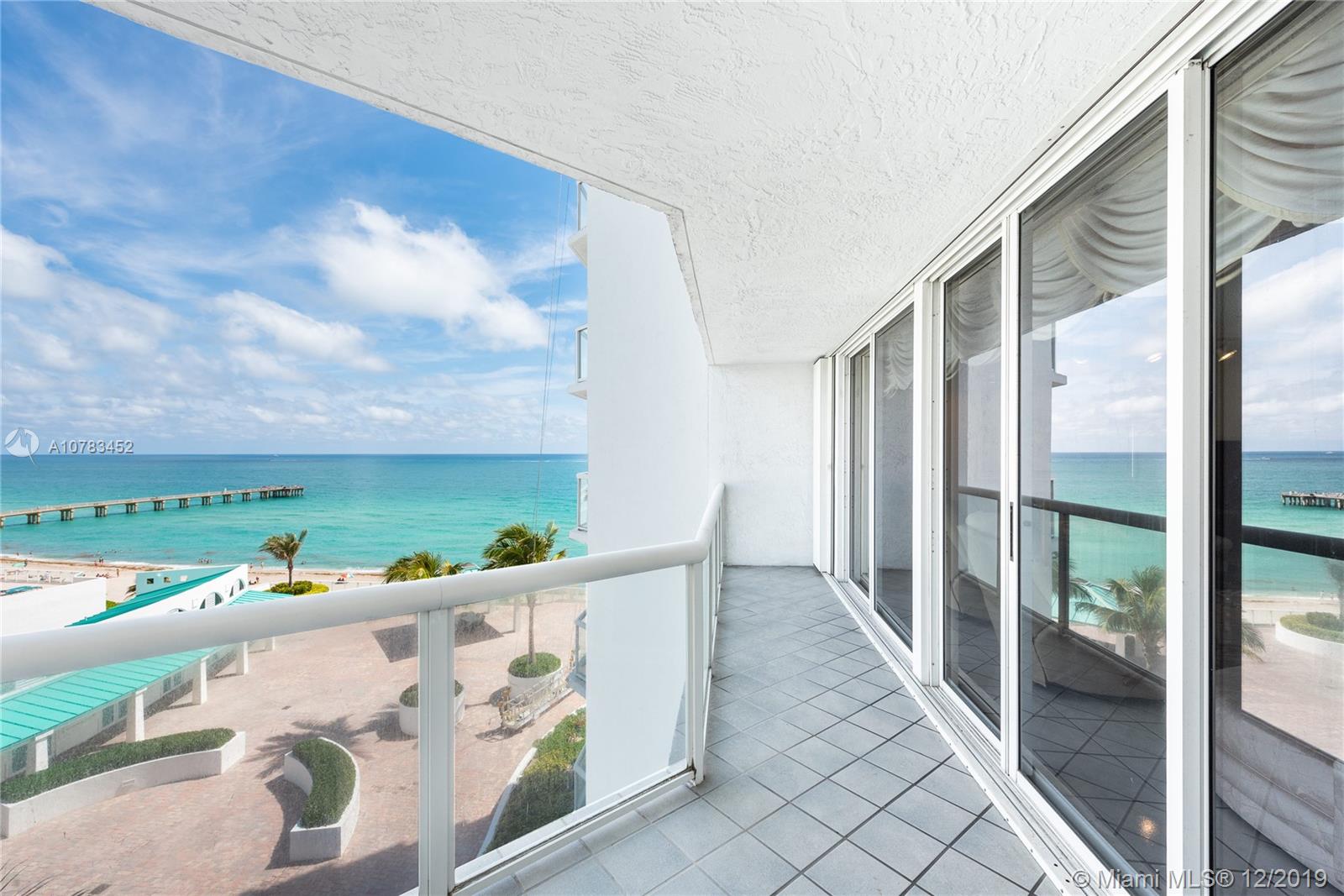 Sunny Isles Beach, FL 33160,16425 Collins Ave #815